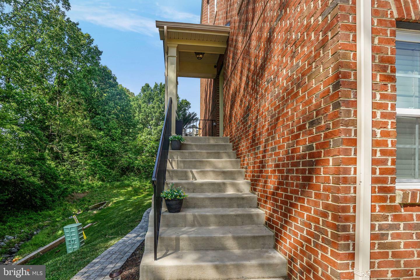 Property Photo: 9708 Saint Mary Ellen Way VA 22079