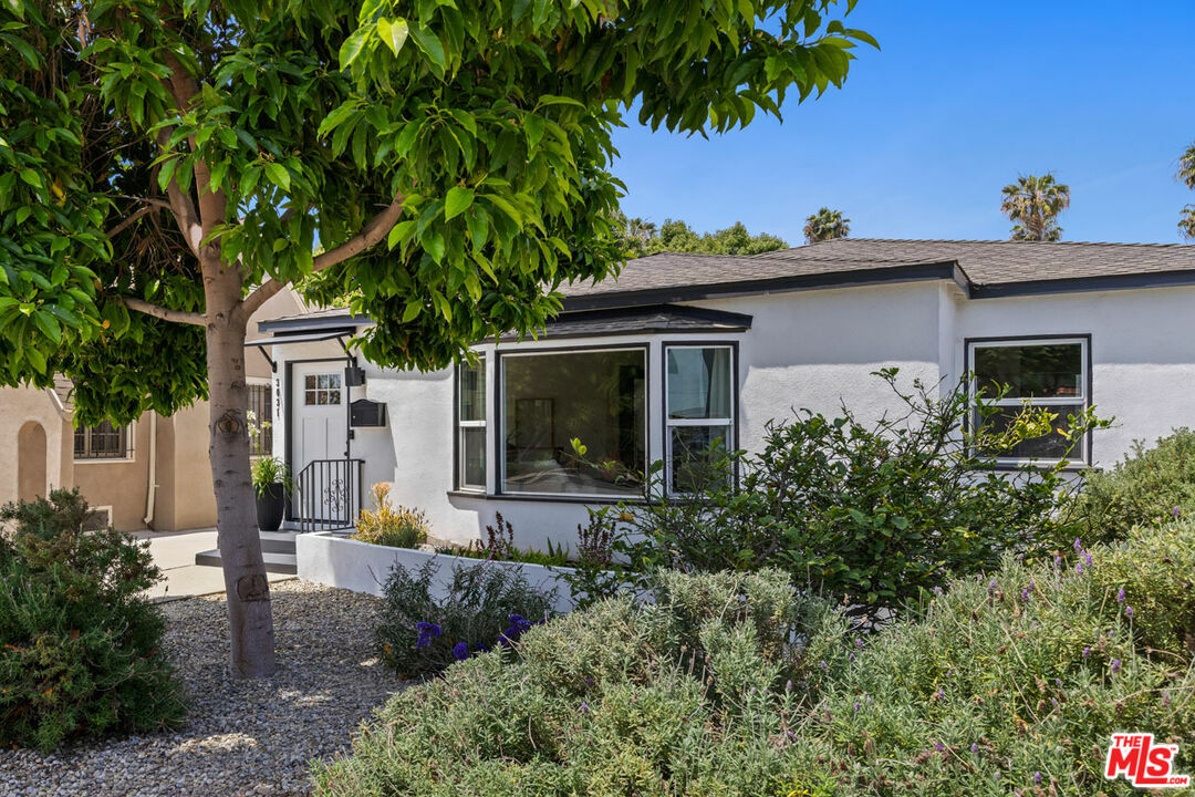 Property Photo: 3031 Virginia Rd CA 90016
