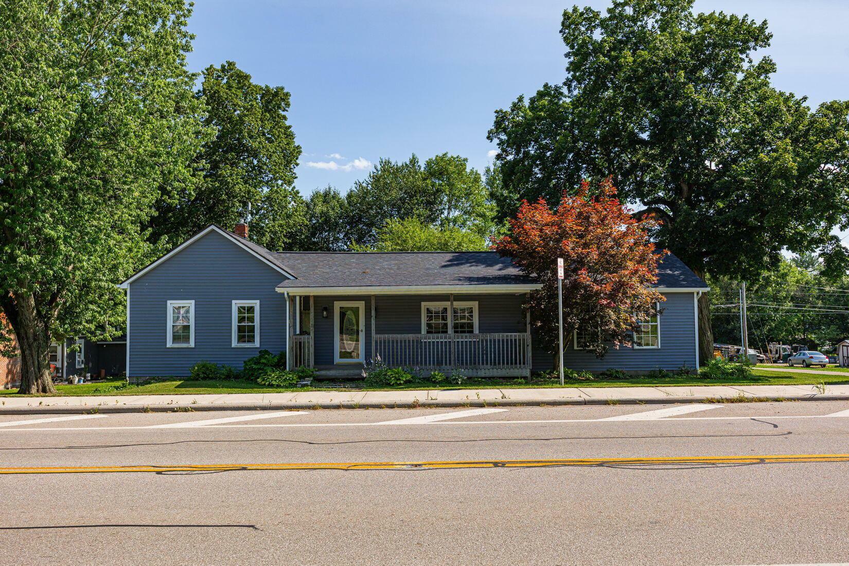 Property Photo: 15588 Main SE Street OH 43721