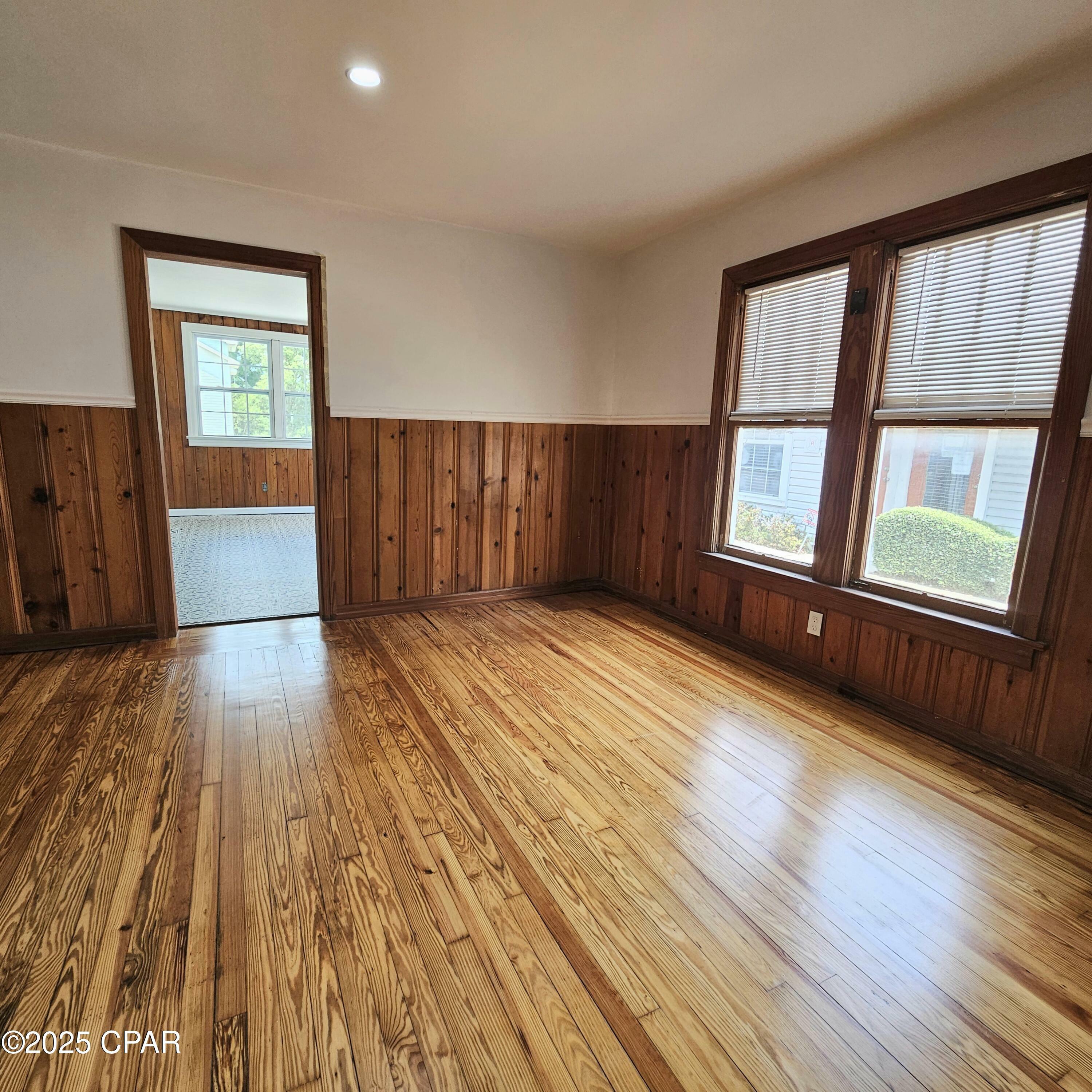 Property Photo: 1011 Grace Avenue FL 32401