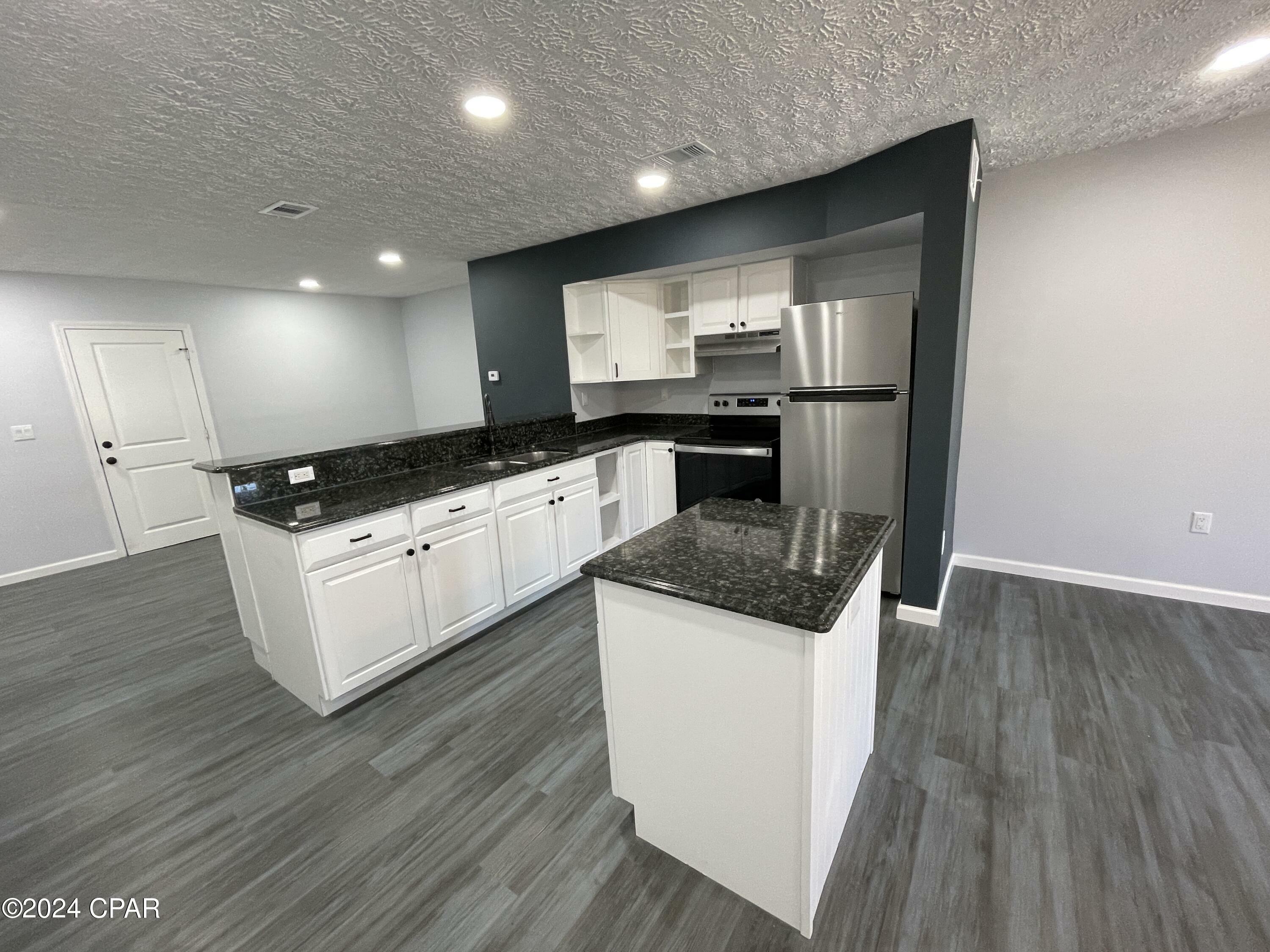 Property Photo: 112 Parker Village Circle FL 32404