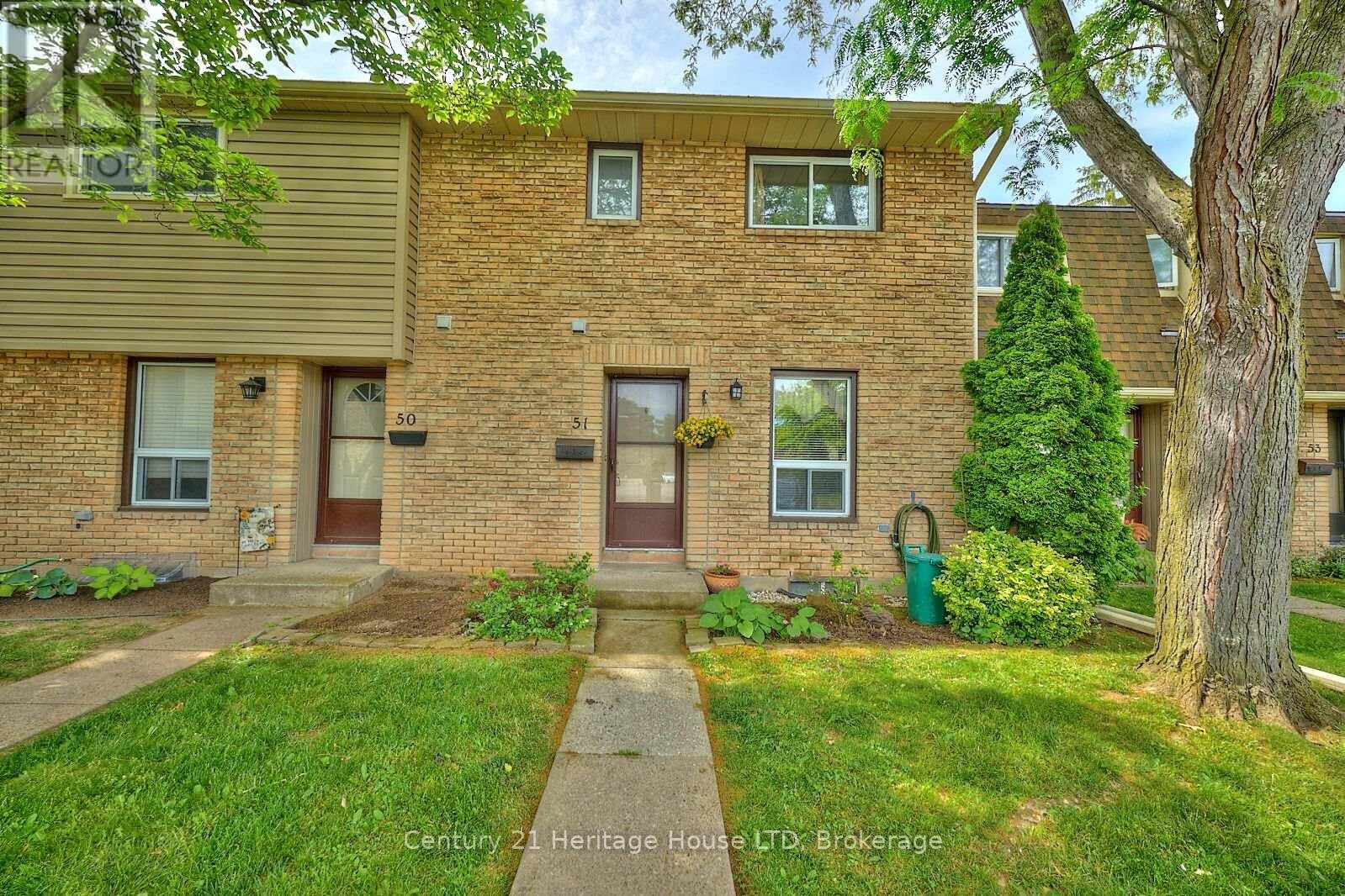 Property Photo:  75 Ventura Drive 51  ON L2R 7J7 