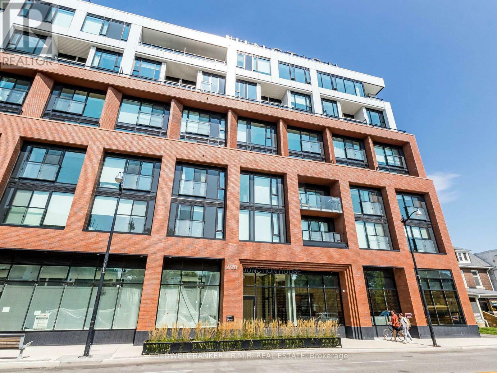 Property Photo: 2720 Dundas Street West 703 ON M6P 0C3