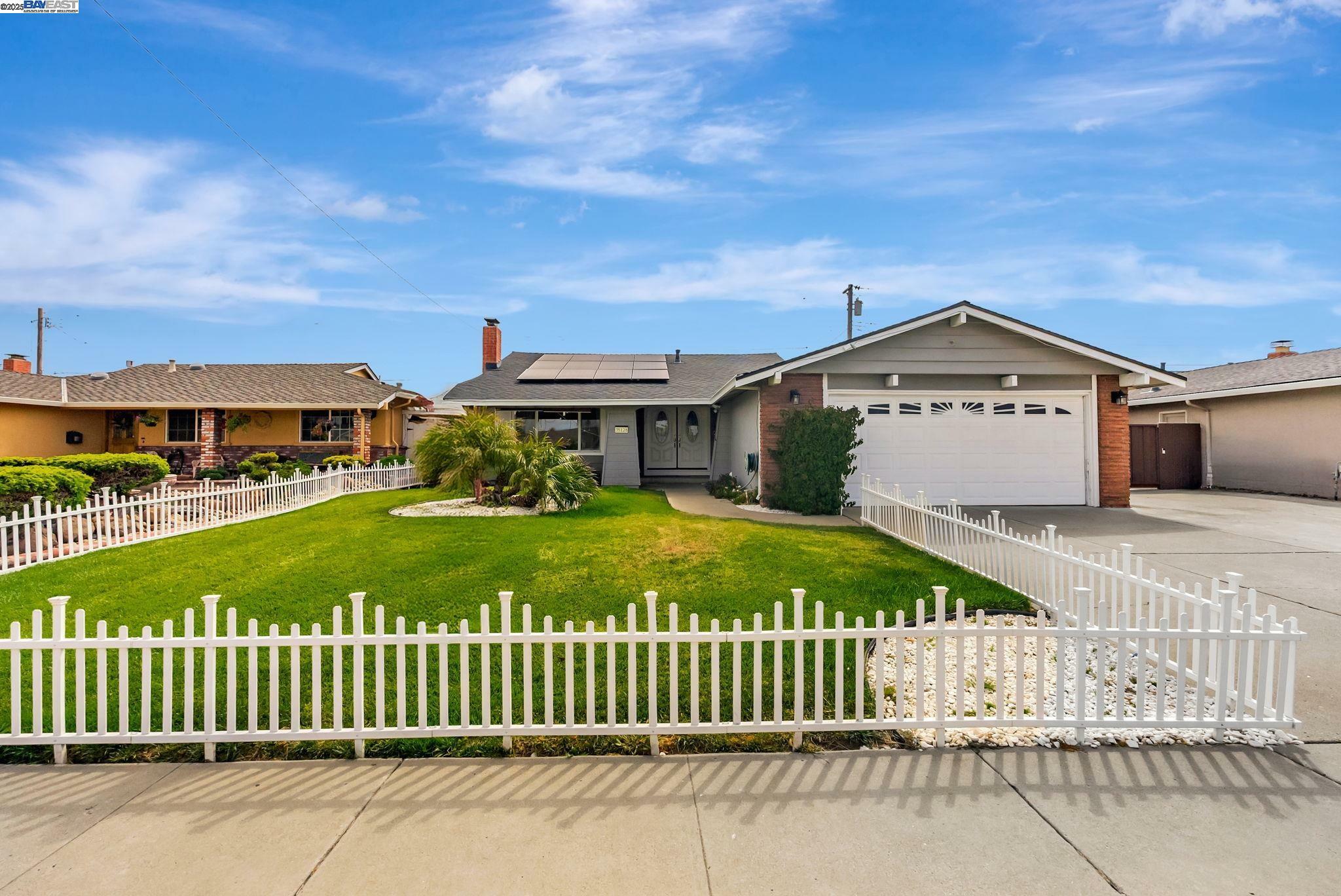 Property Photo: 35128 Cabrillo Dr CA 94536