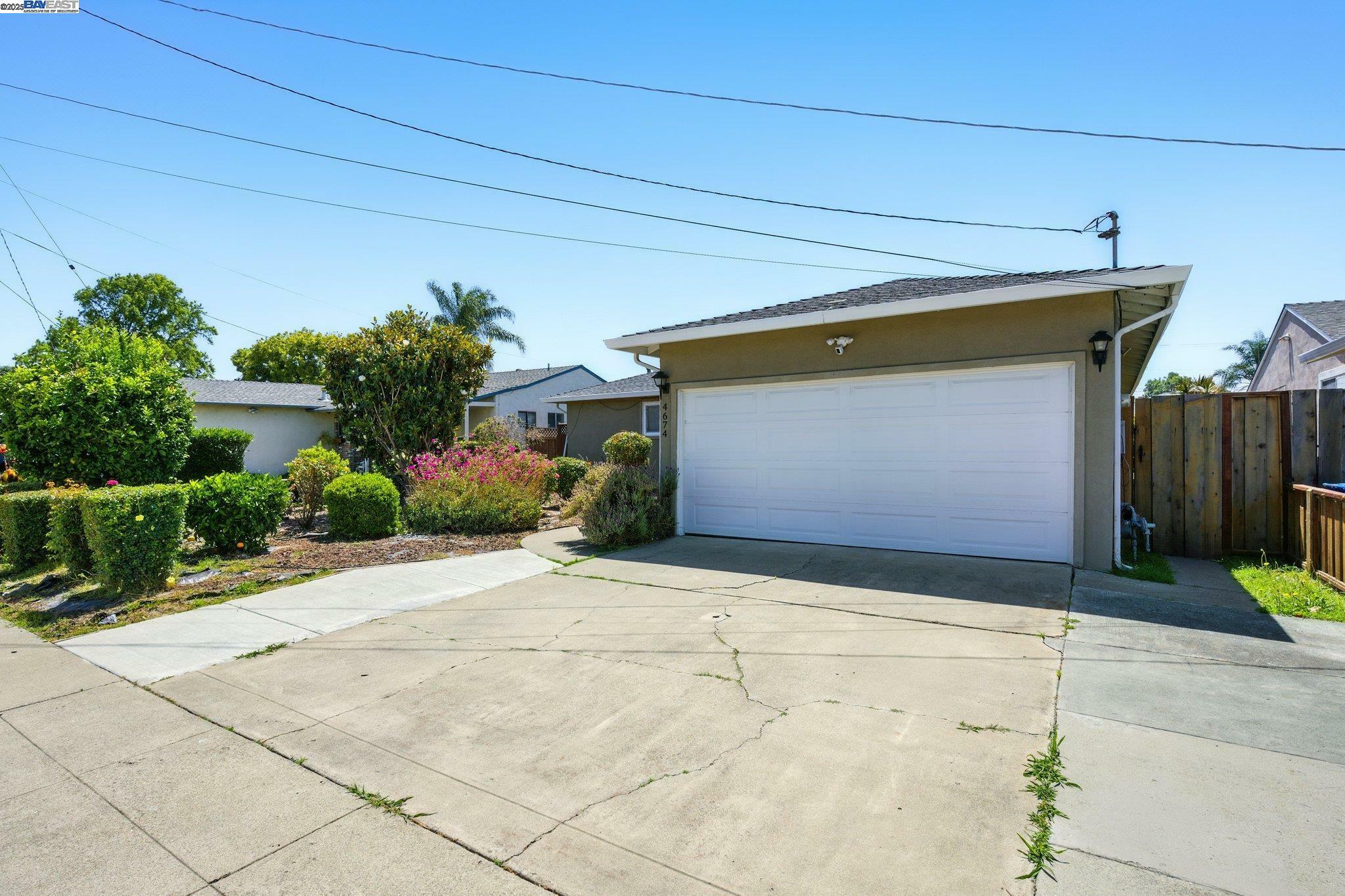 Property Photo: 4674 Cambio Ct CA 94536