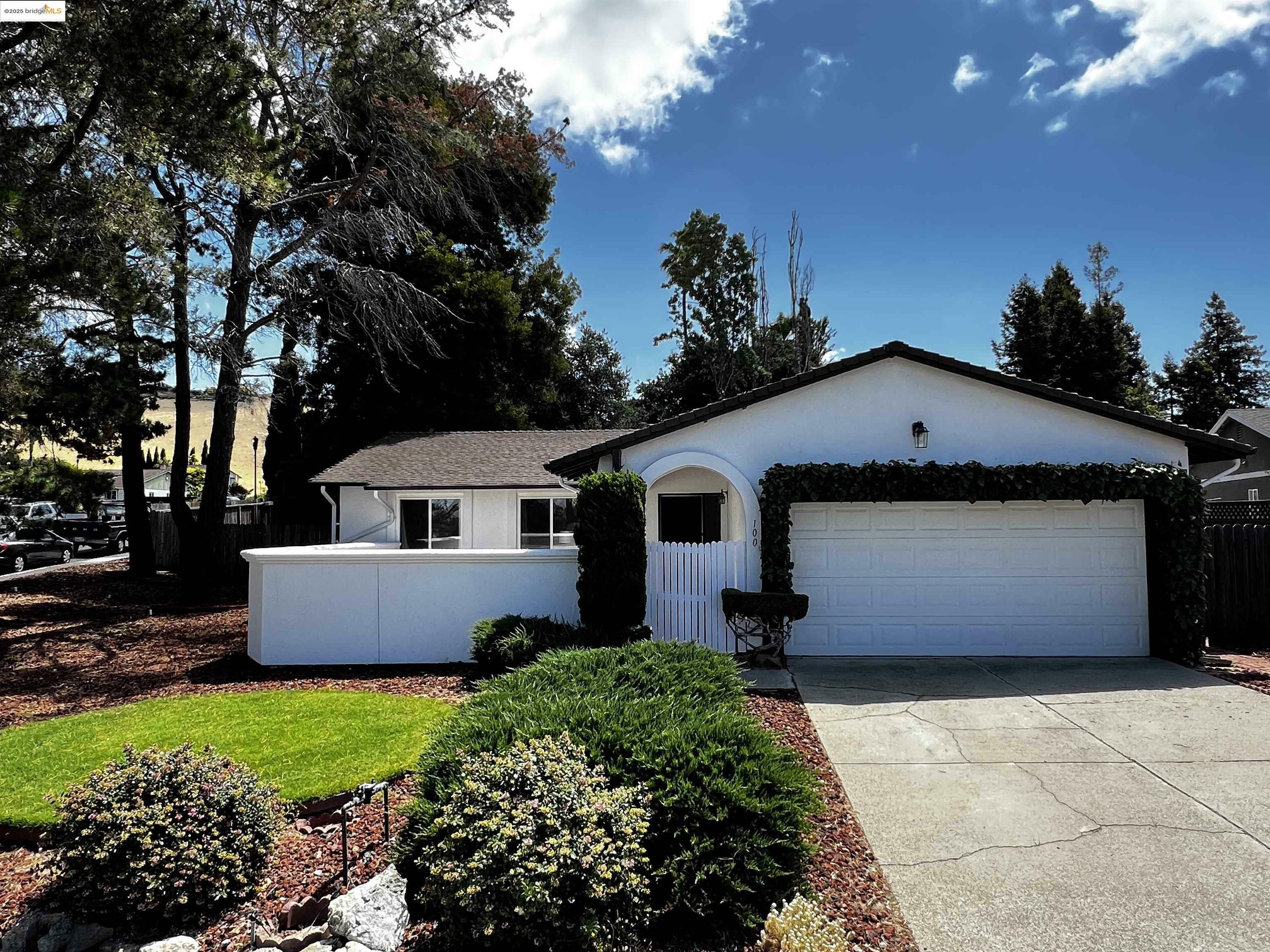 100 Lily Ct  Hercules CA 94547 photo