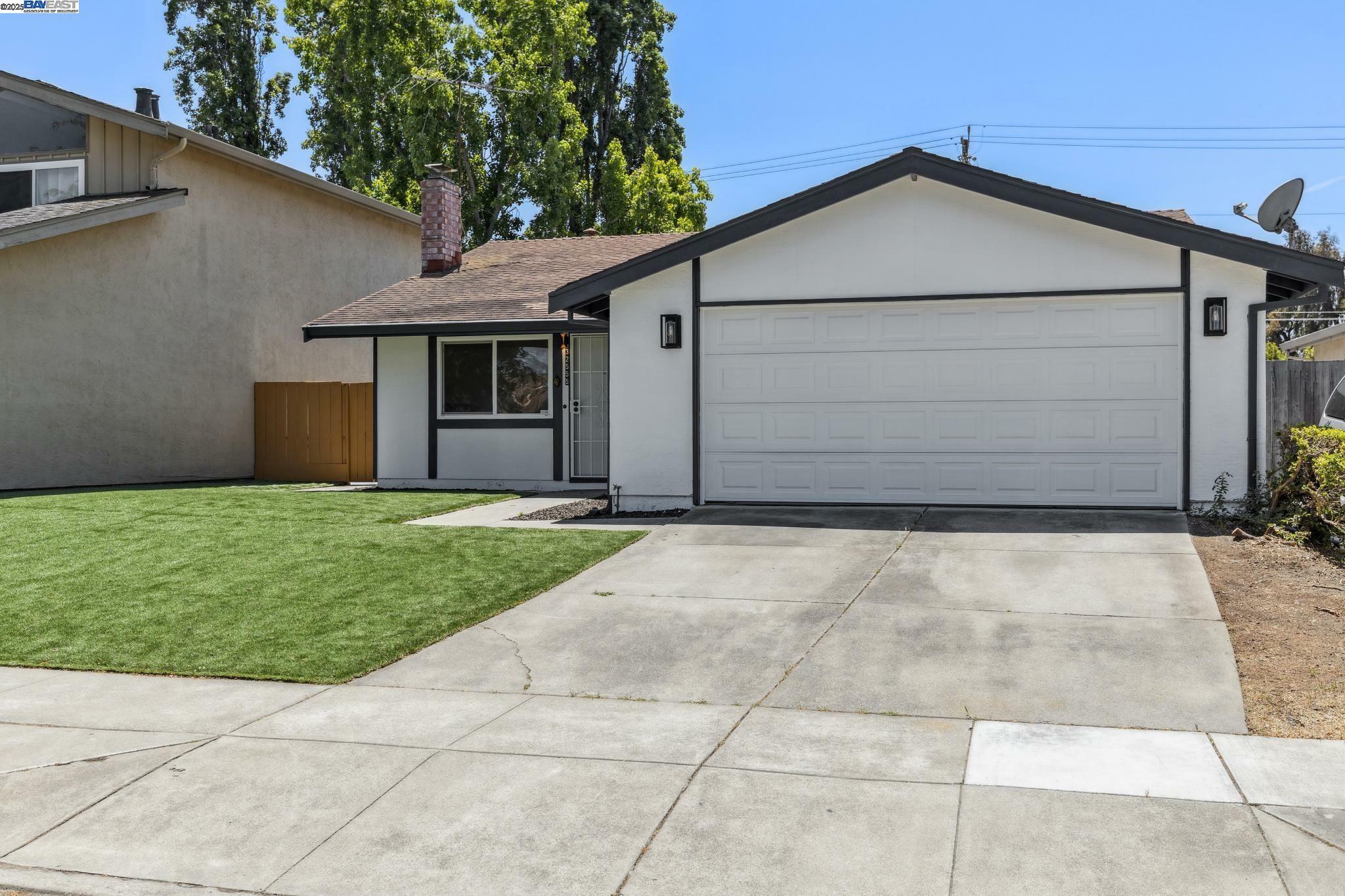 Property Photo:  32555 Lake Bridgeport St  CA 94555 