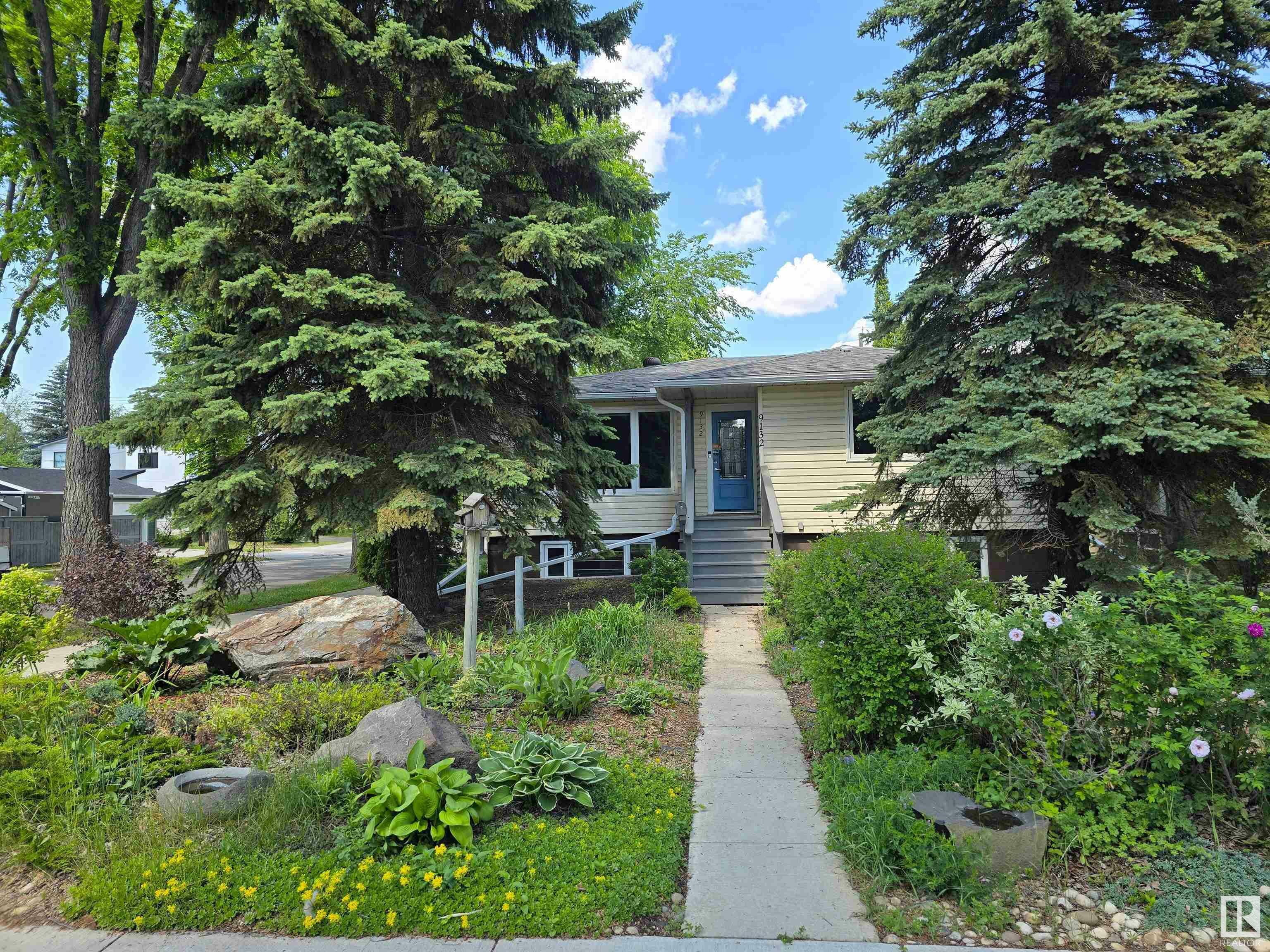 9132 67 Avenue NW  Edmonton AB T6E 0N3 photo