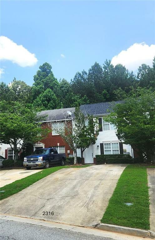 Property Photo: 2316 Strathmoor Manor Drive GA 30058