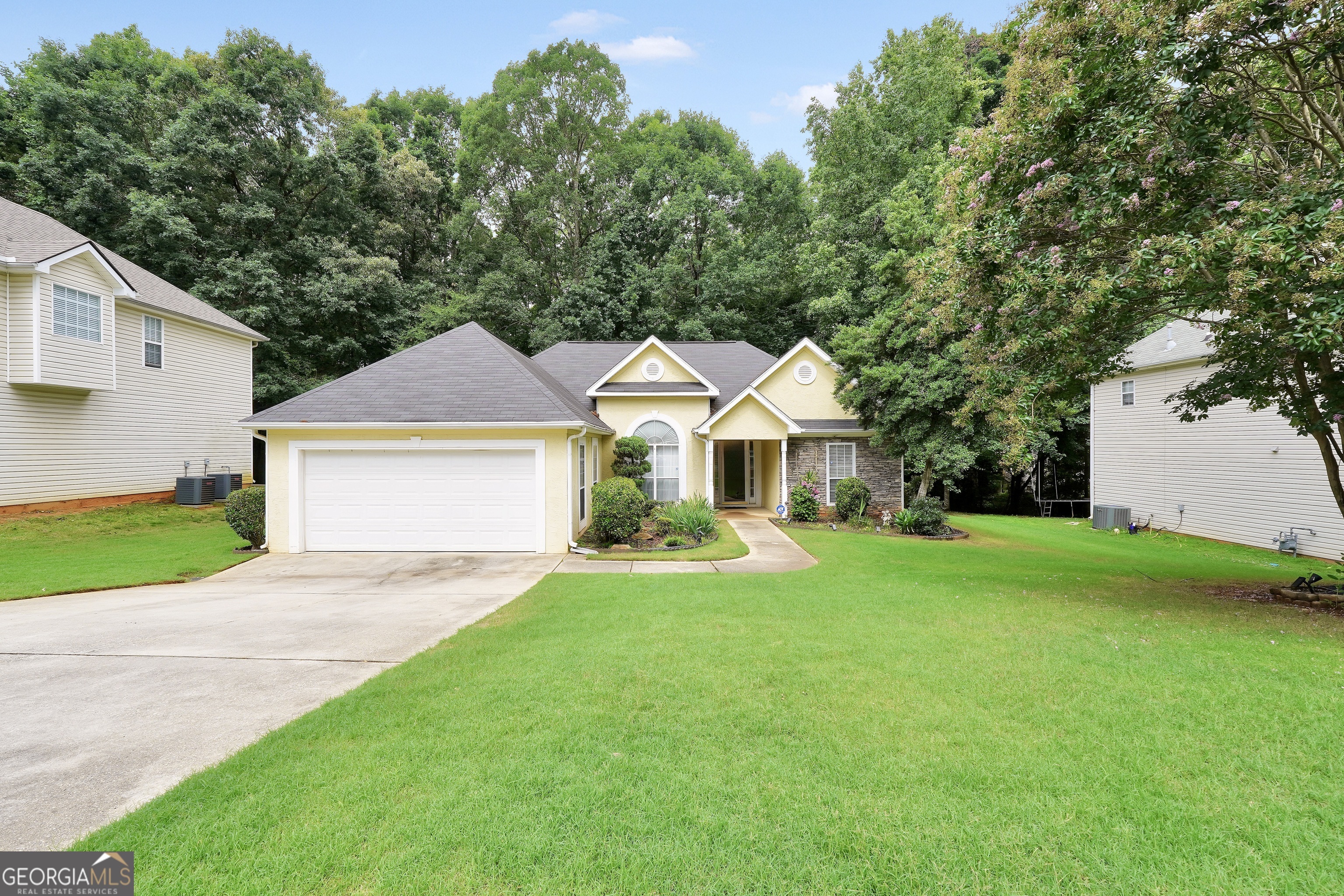 Property Photo: 1335 Vine Circle GA 30253