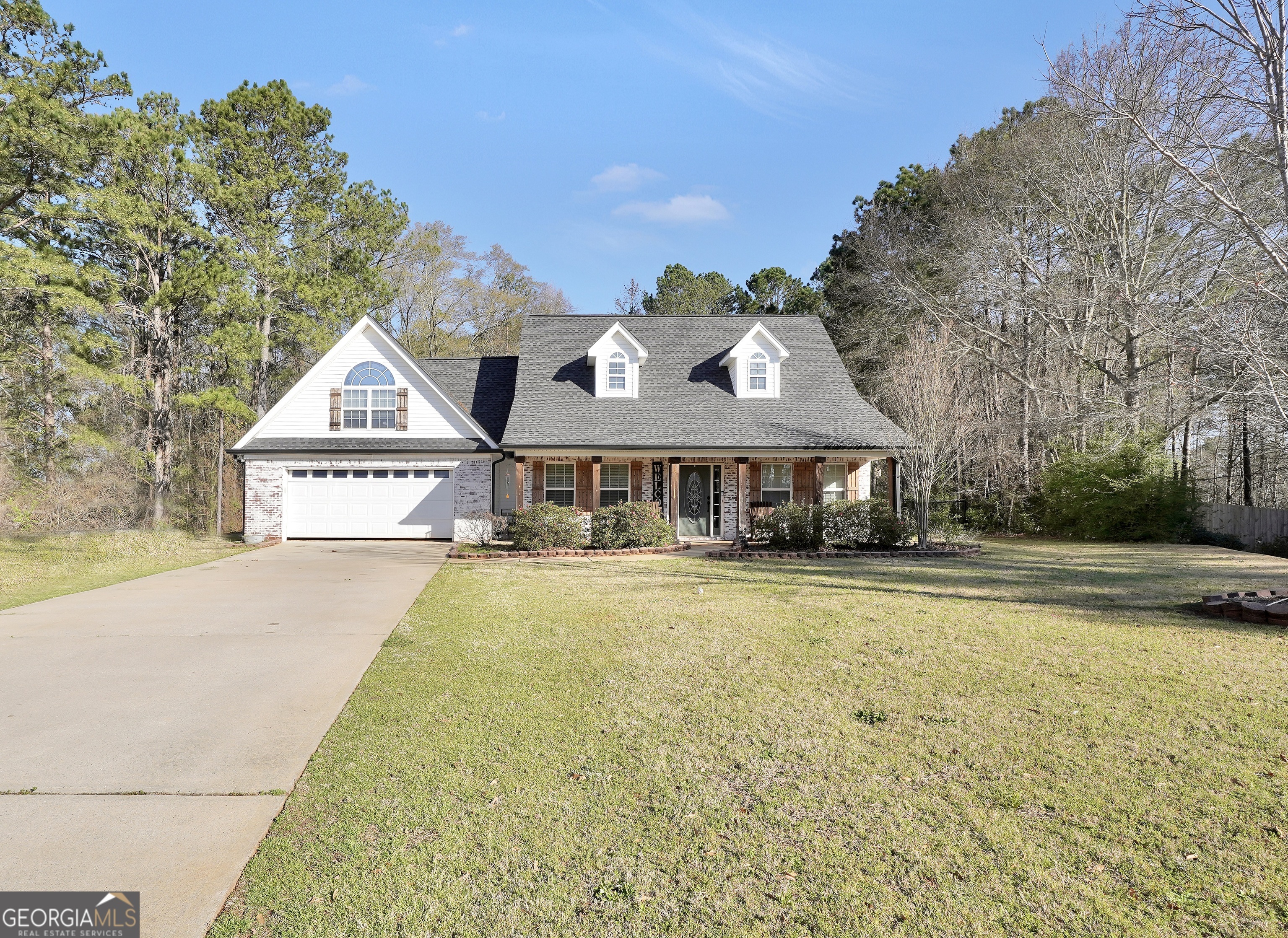 Property Photo: 950 Besse Way GA 30248