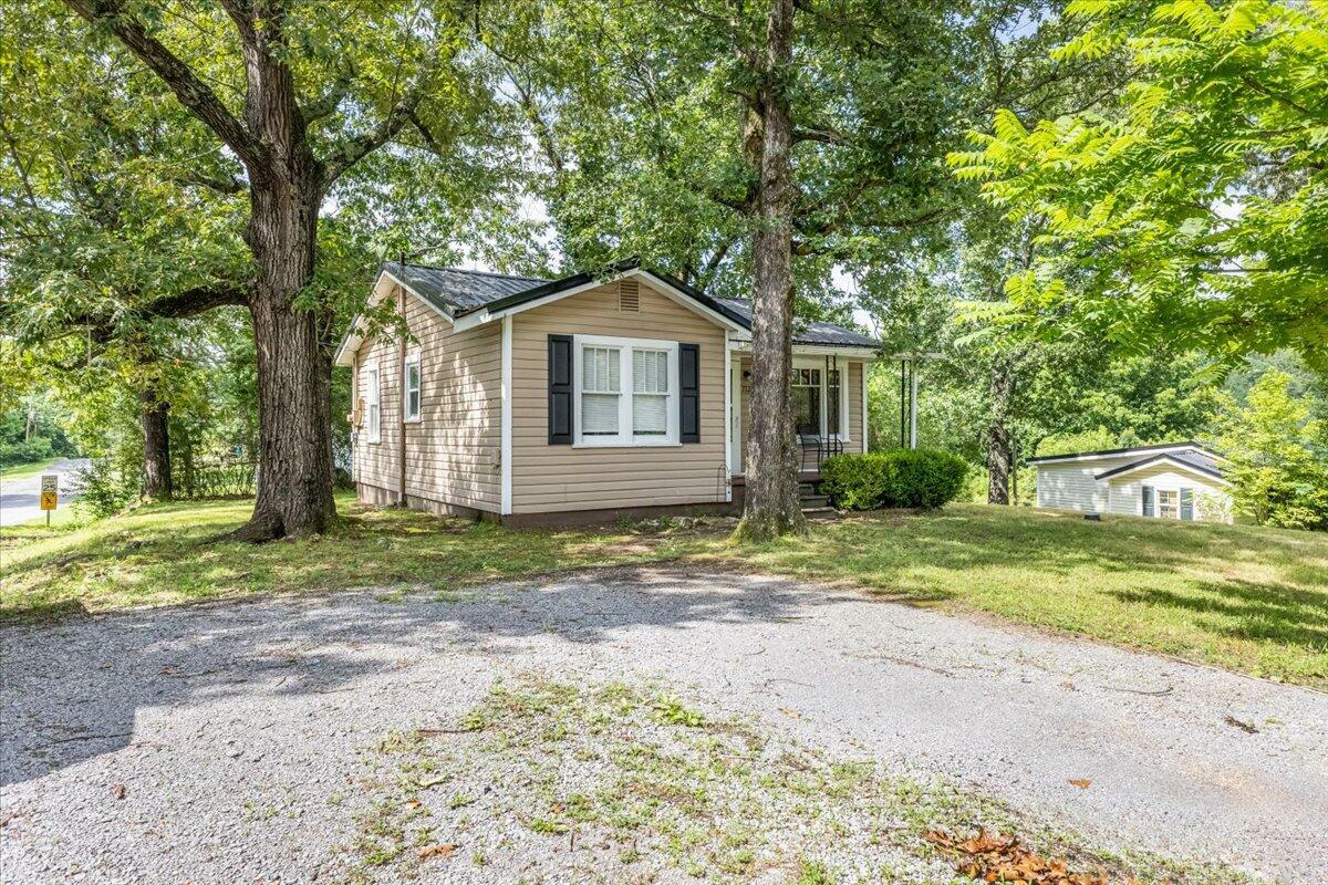 Property Photo:  712 Moore Avenue  GA 30728 