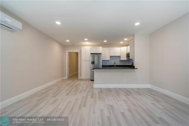 Property Photo: 628 NE 8th Ave #3 FL 33304