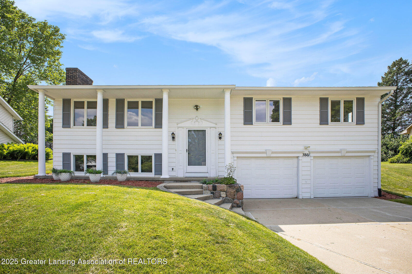 Property Photo:  3861 New Salem Avenue  MI 48864 