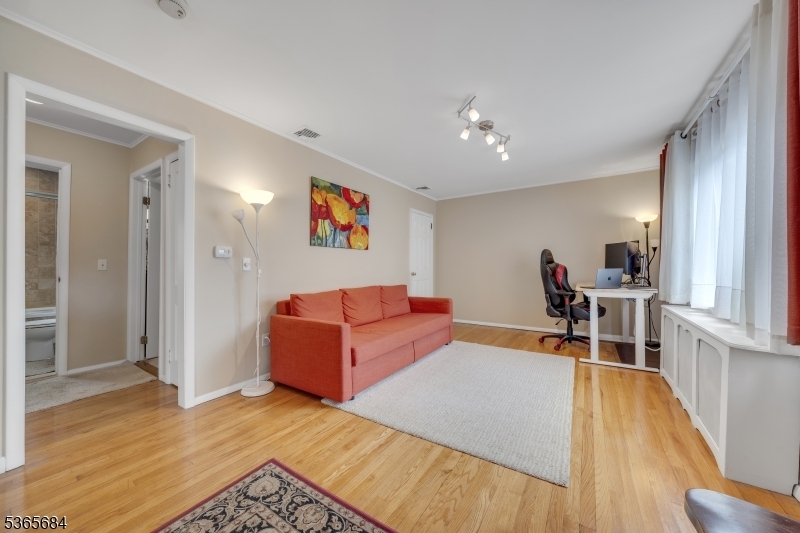 Property Photo:  16 Ridgewood Pkwy W  NJ 07834 
