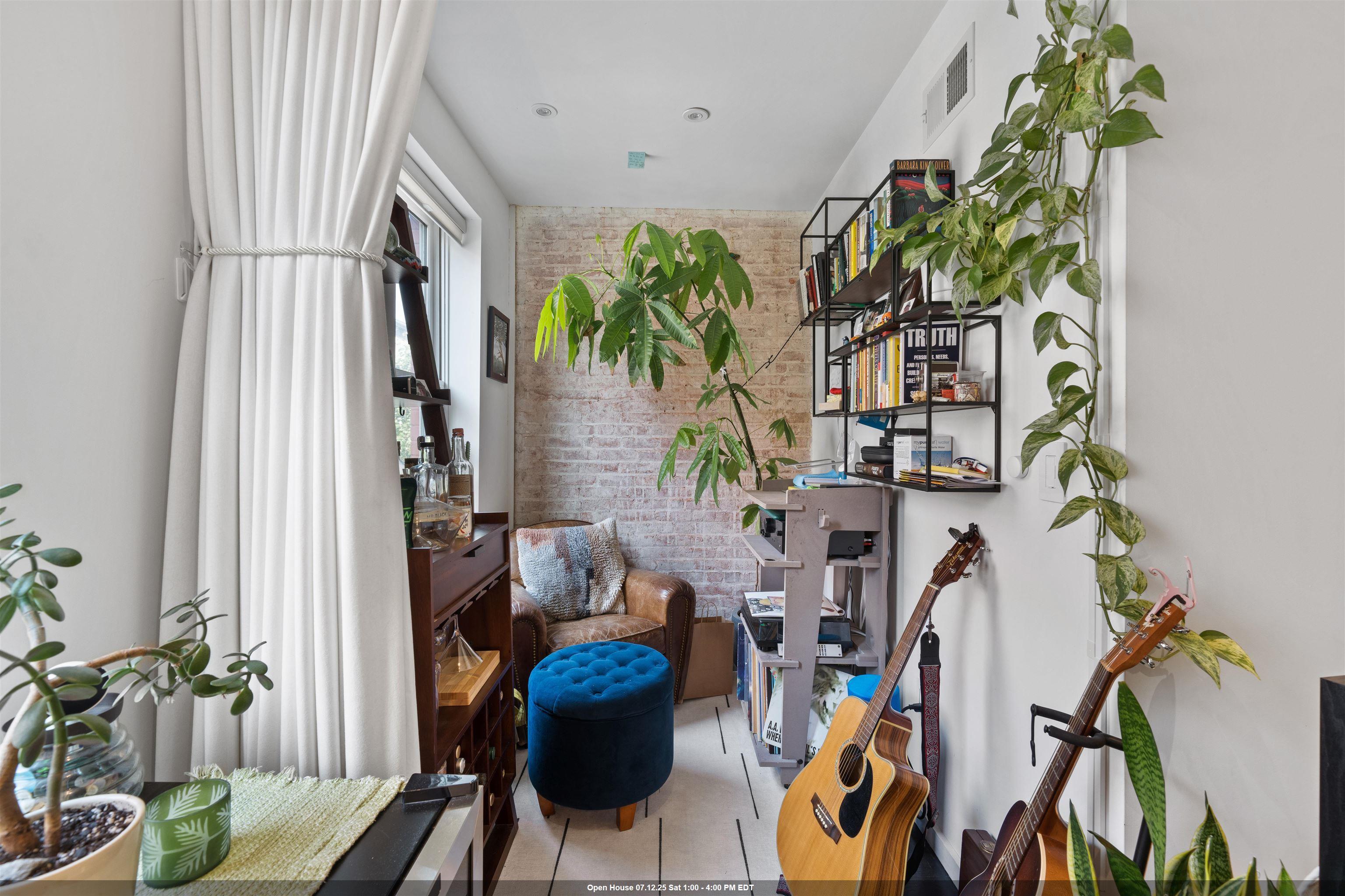 Property Photo:  227 Montgomery St 2  NJ 07302 
