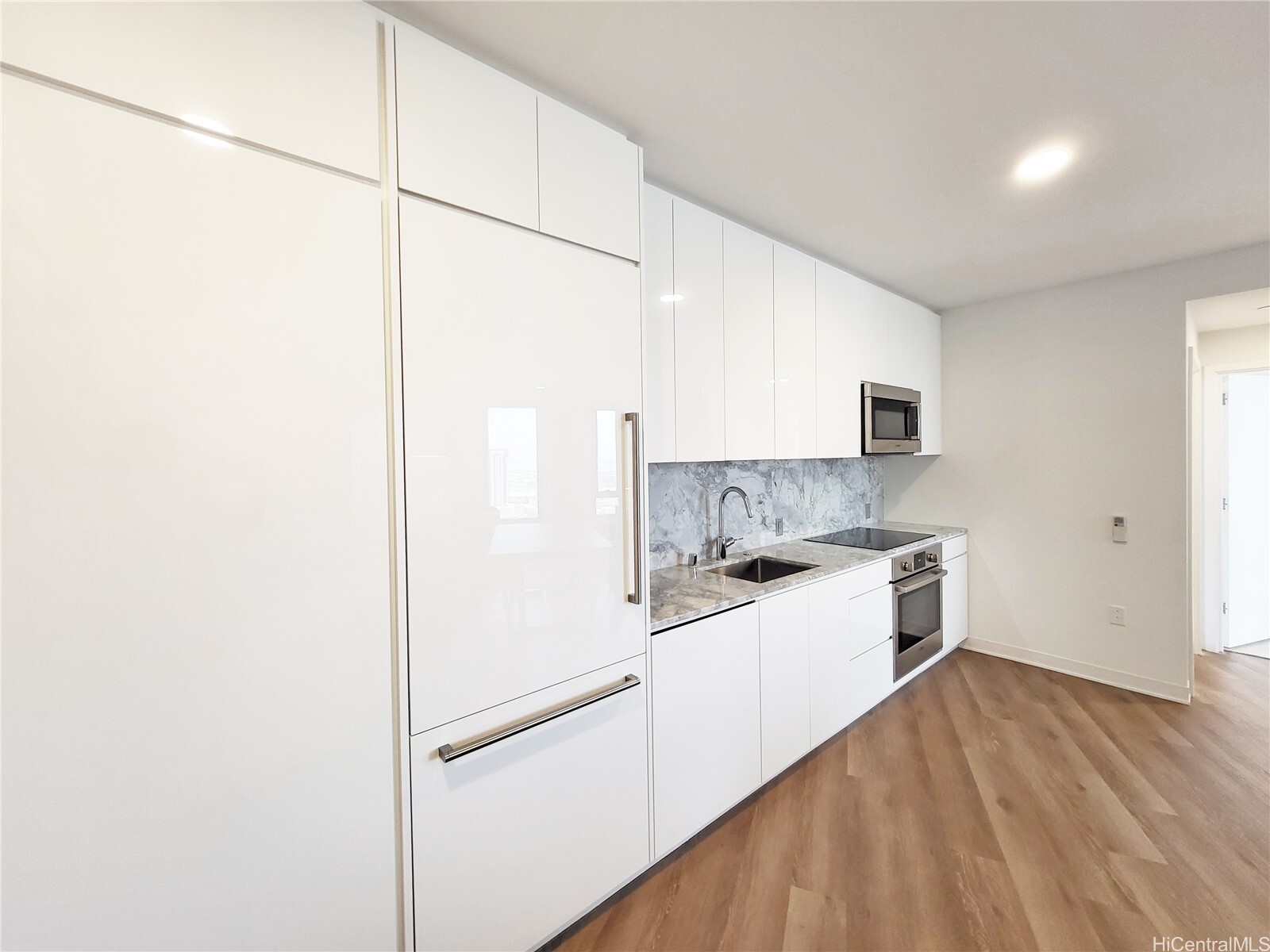 Property Photo: 987 Queen Street 3713 HI 96814