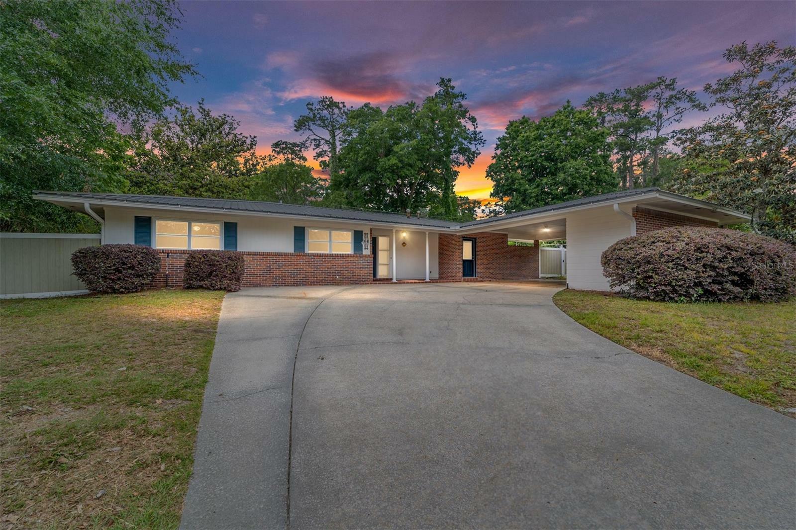 Property Photo: 1716 NW 22nd Street FL 32605