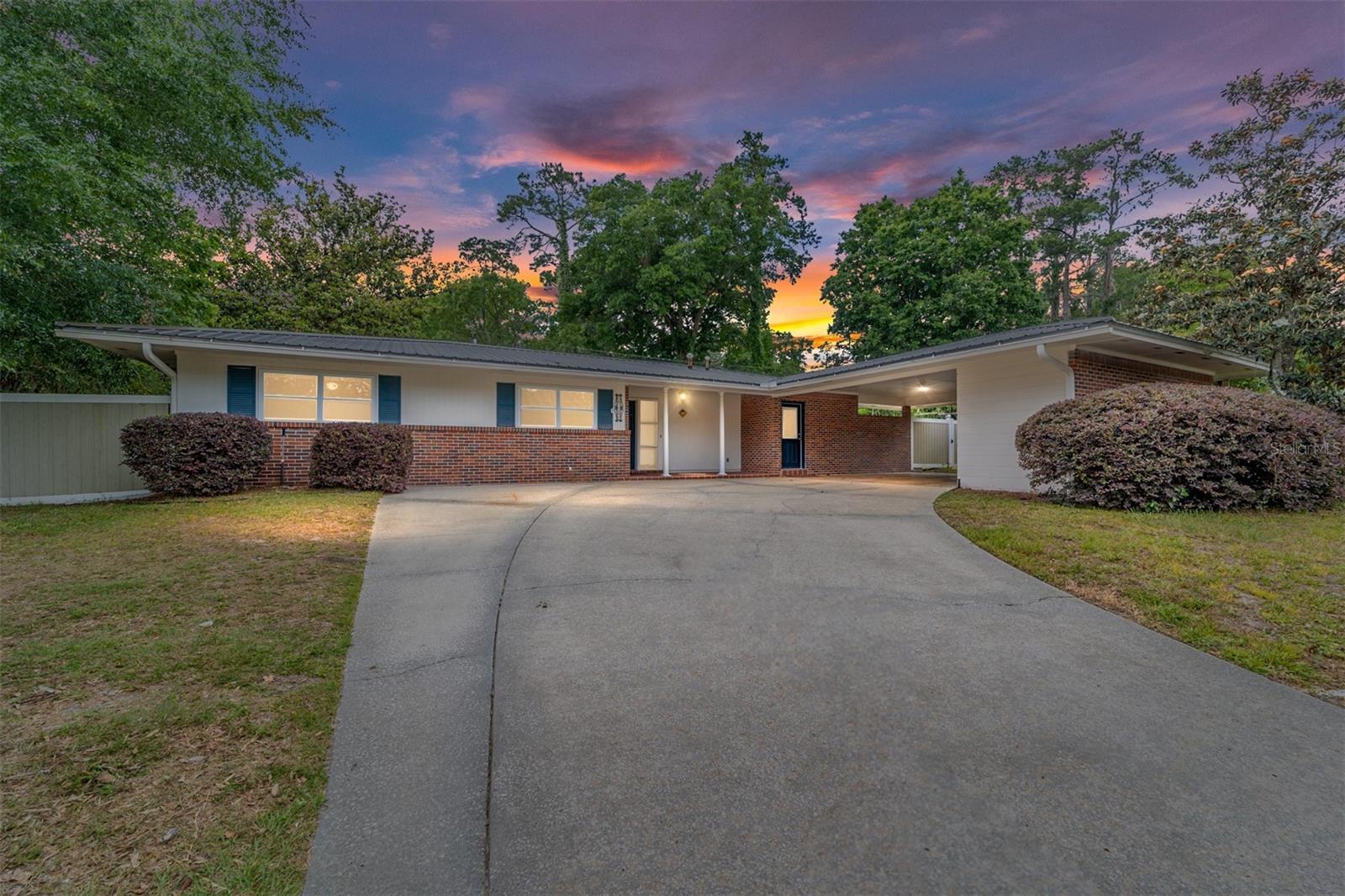 Property Photo: 1716 NW 22nd Street FL 32605