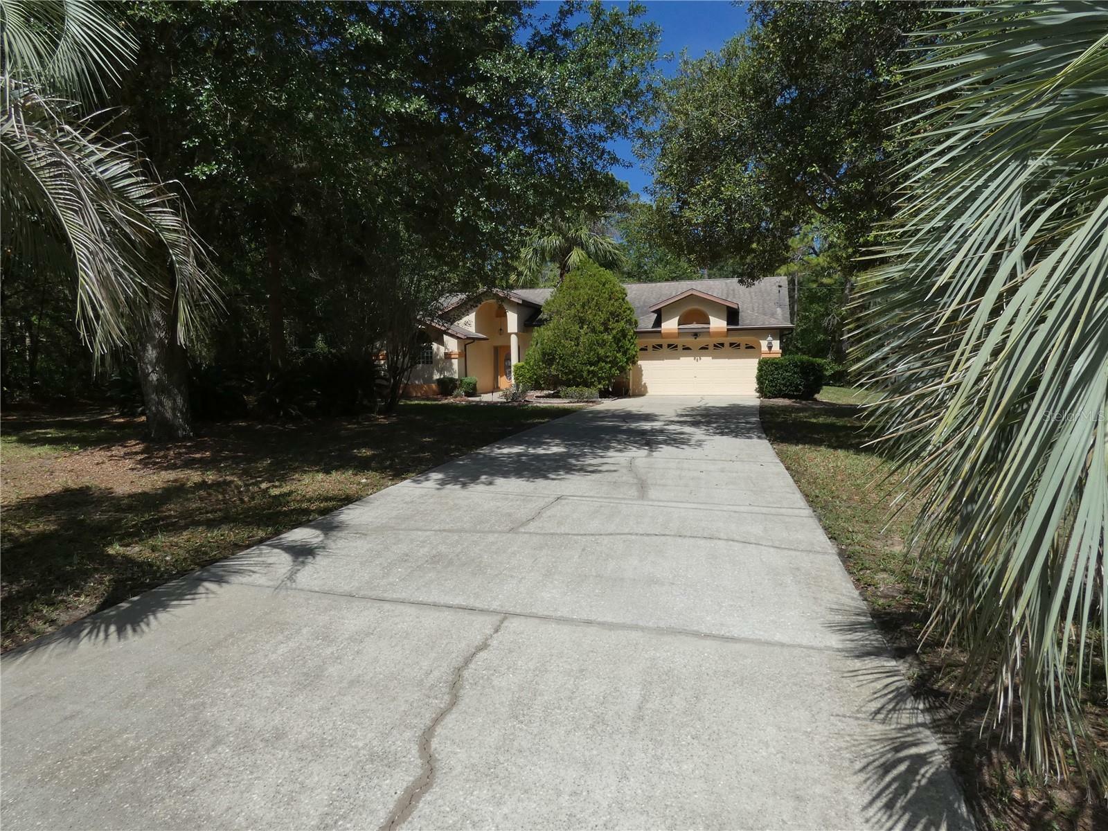 Property Photo: 4622 N Pink Poppy Drive FL 34465