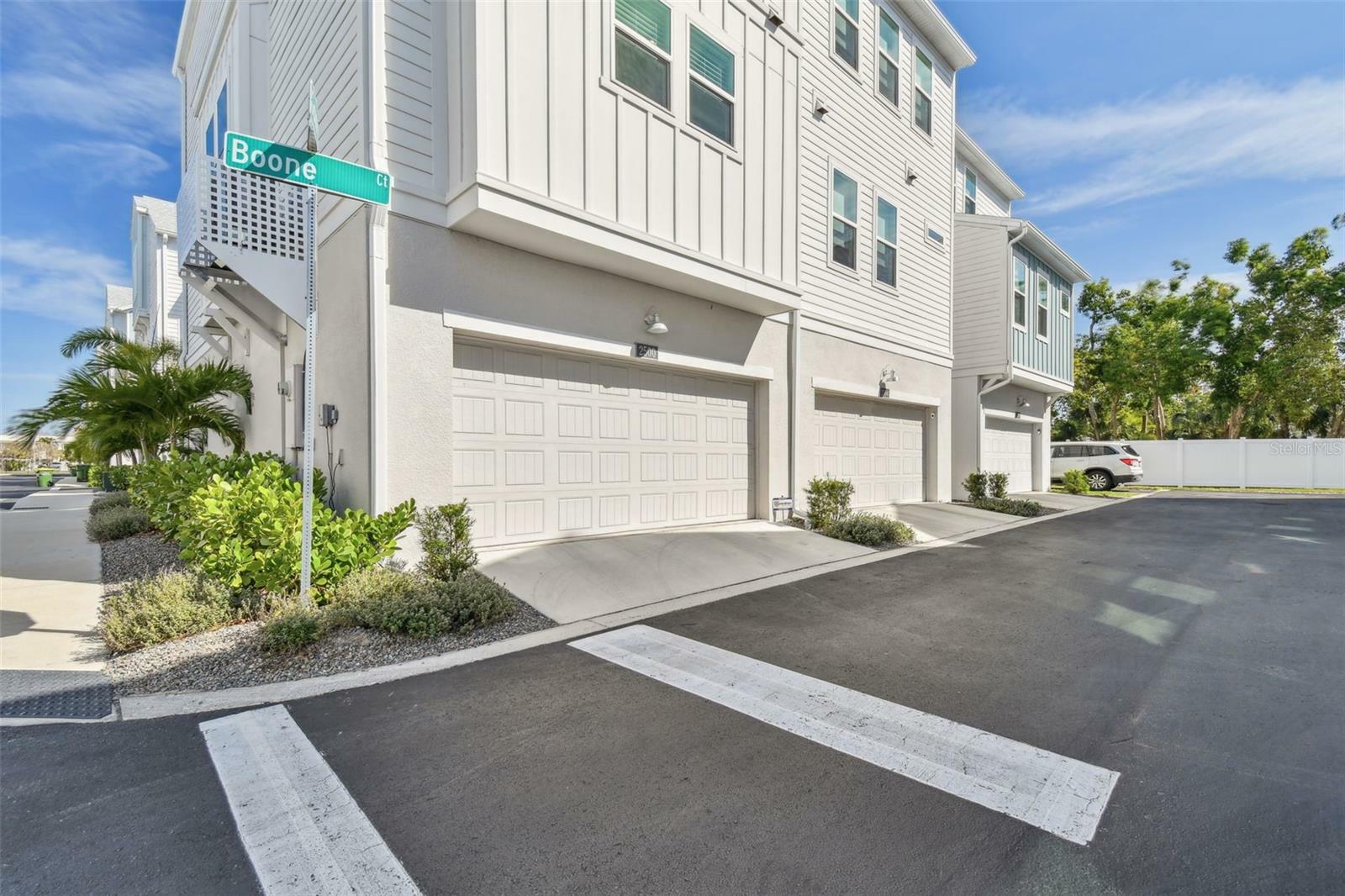 Property Photo:  2500 Boone Court  FL 34237 