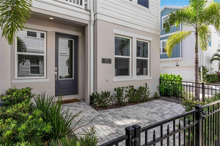 Property Photo: 2500 Boone Court FL 34237