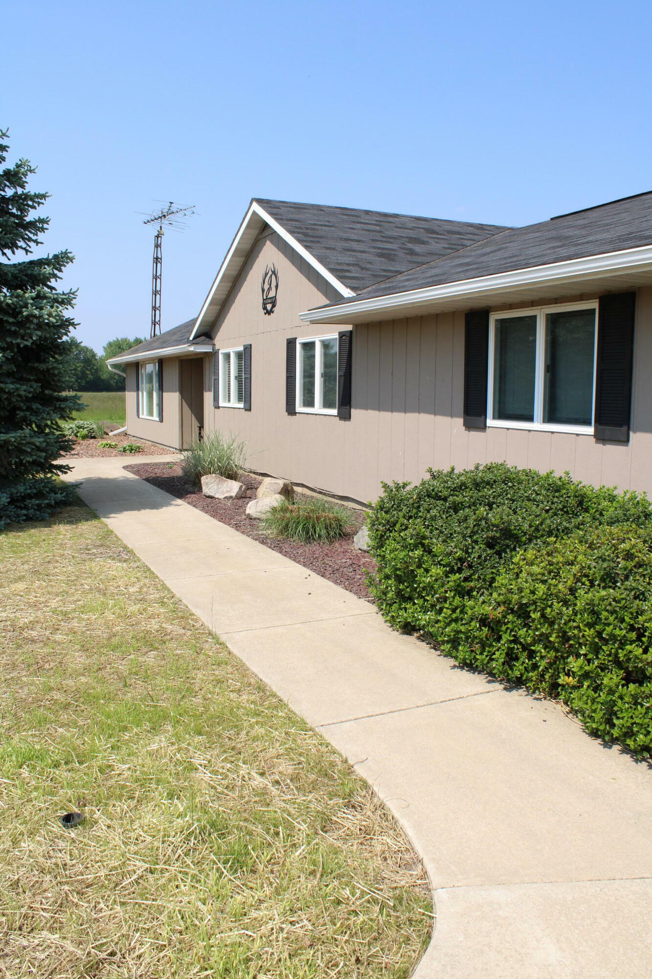 Property Photo: 7680 S Warner Avenue MI 49412