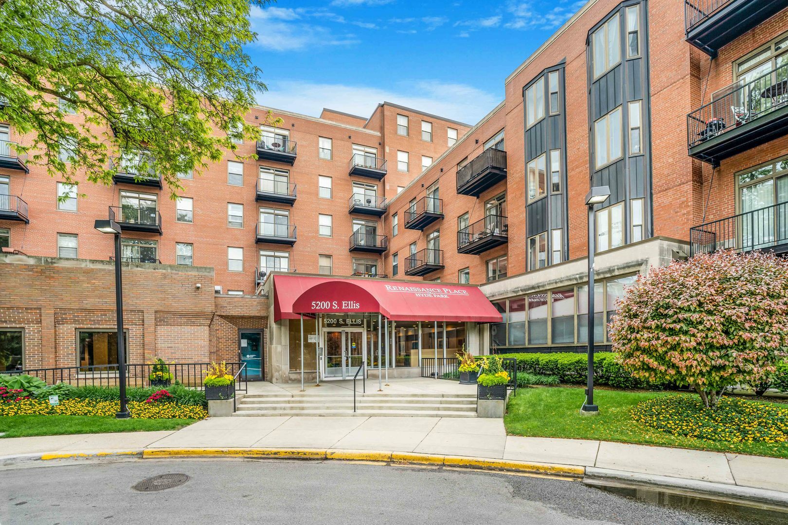 Property Photo: 5200 S Ellis Avenue 318 IL 60615