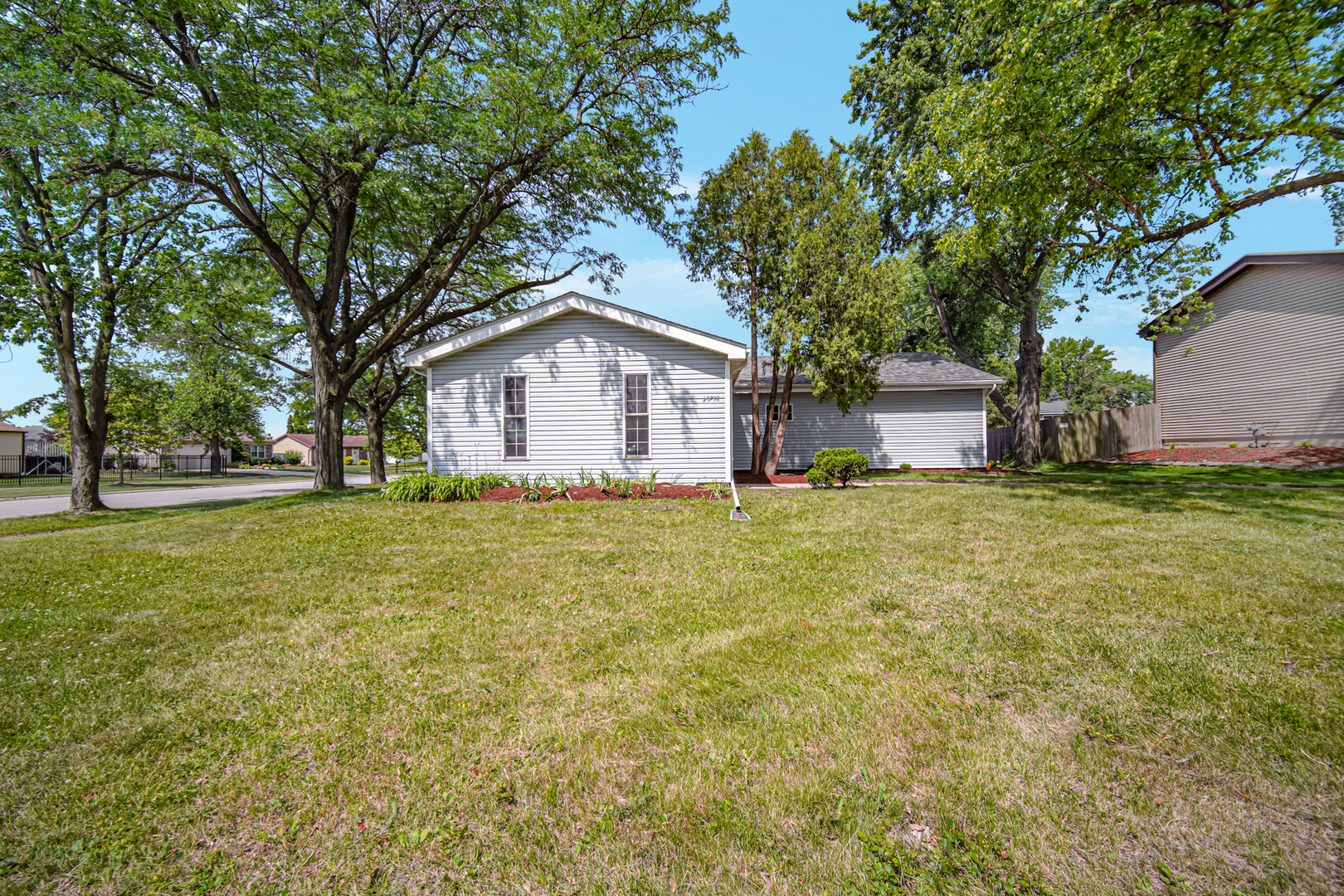 Property Photo: 20738 S Hickory Creek Court IL 60423