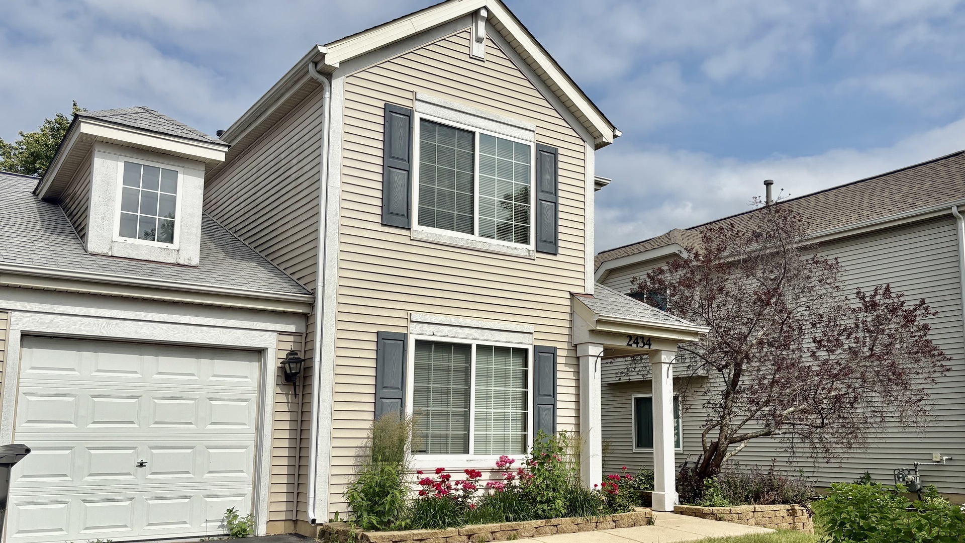 Property Photo: 2434 Roxbury Lane IL 60538