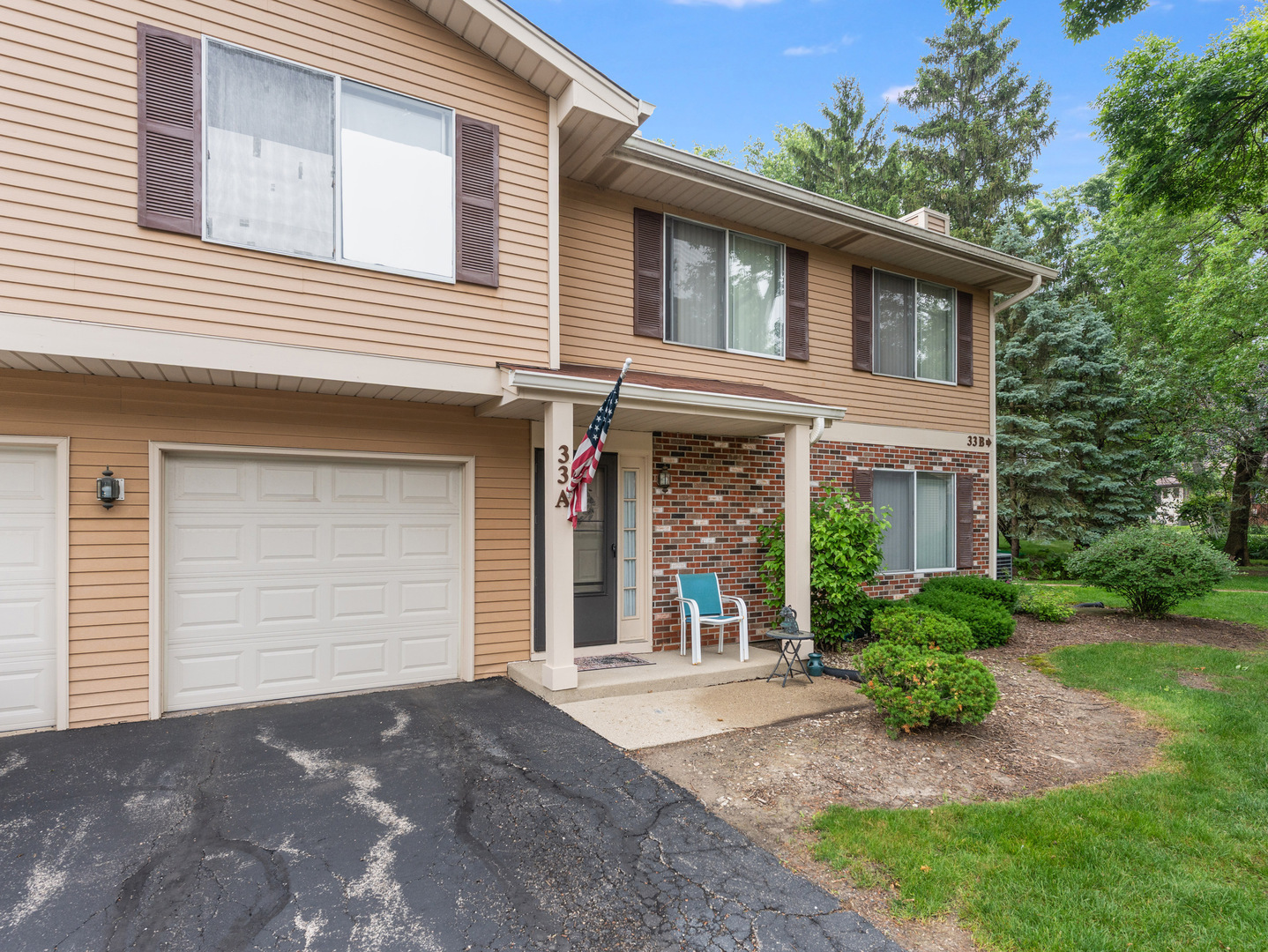 Property Photo: 33 E Hickory Street A IL 60148