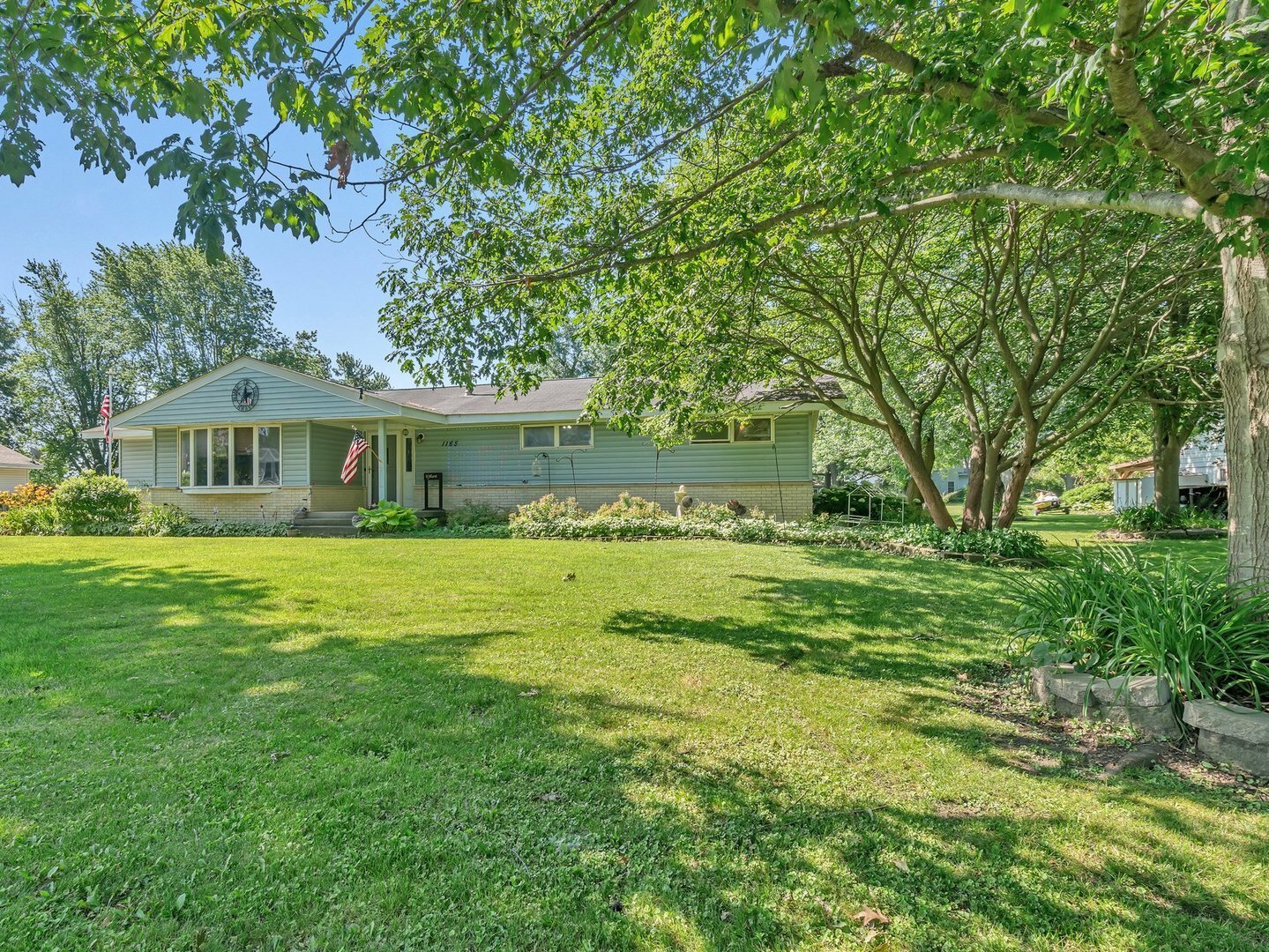 Property Photo: 1165 E 2nd Street IL 60416
