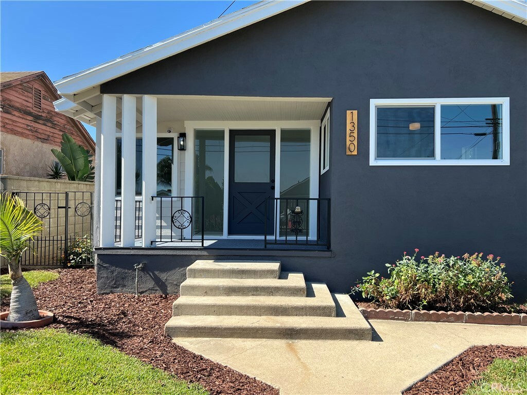 Property Photo: 1350 Pleasant View Avenue CA 92882