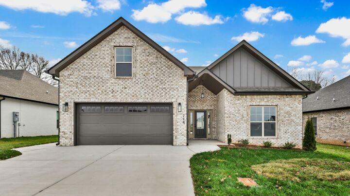 Property Photo:  718 Southern Pine Trl  TN 37043 