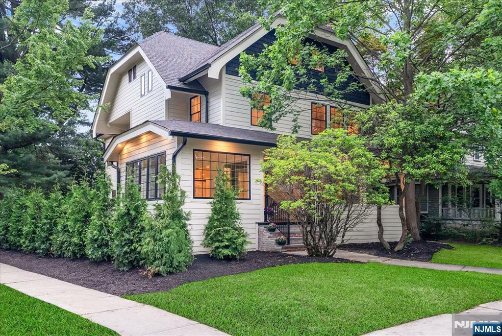 69 Christopher Street  Montclair NJ 07042 photo