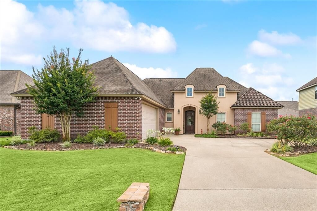 Property Photo: 830 Capistrano Court LA 70433