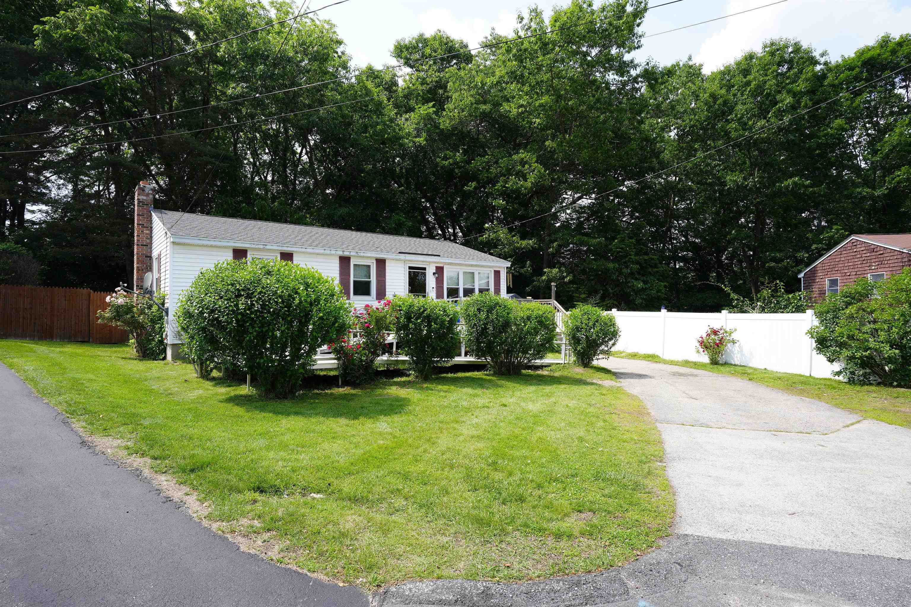 Property Photo: 6 Charlton Circle NH 03060