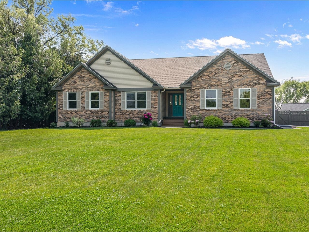 Property Photo: 27 Weeping Willow Lane VT 05403