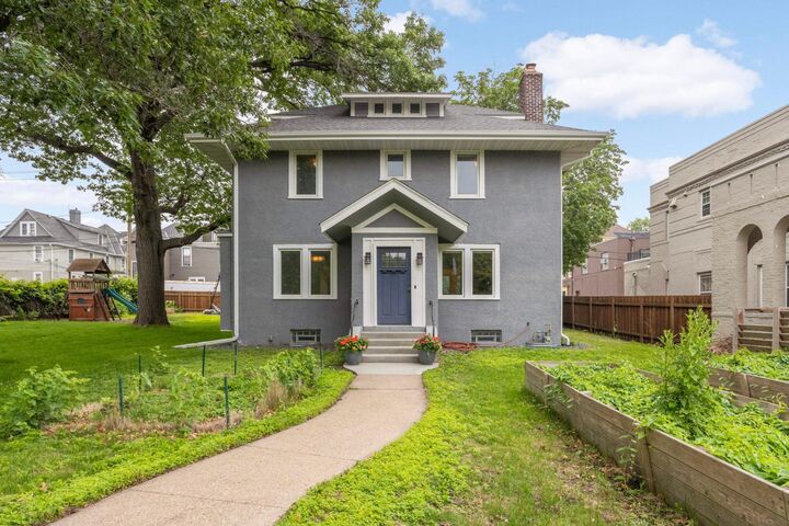 Property Photo:  2213 Nicollet Avenue  MN 55404 