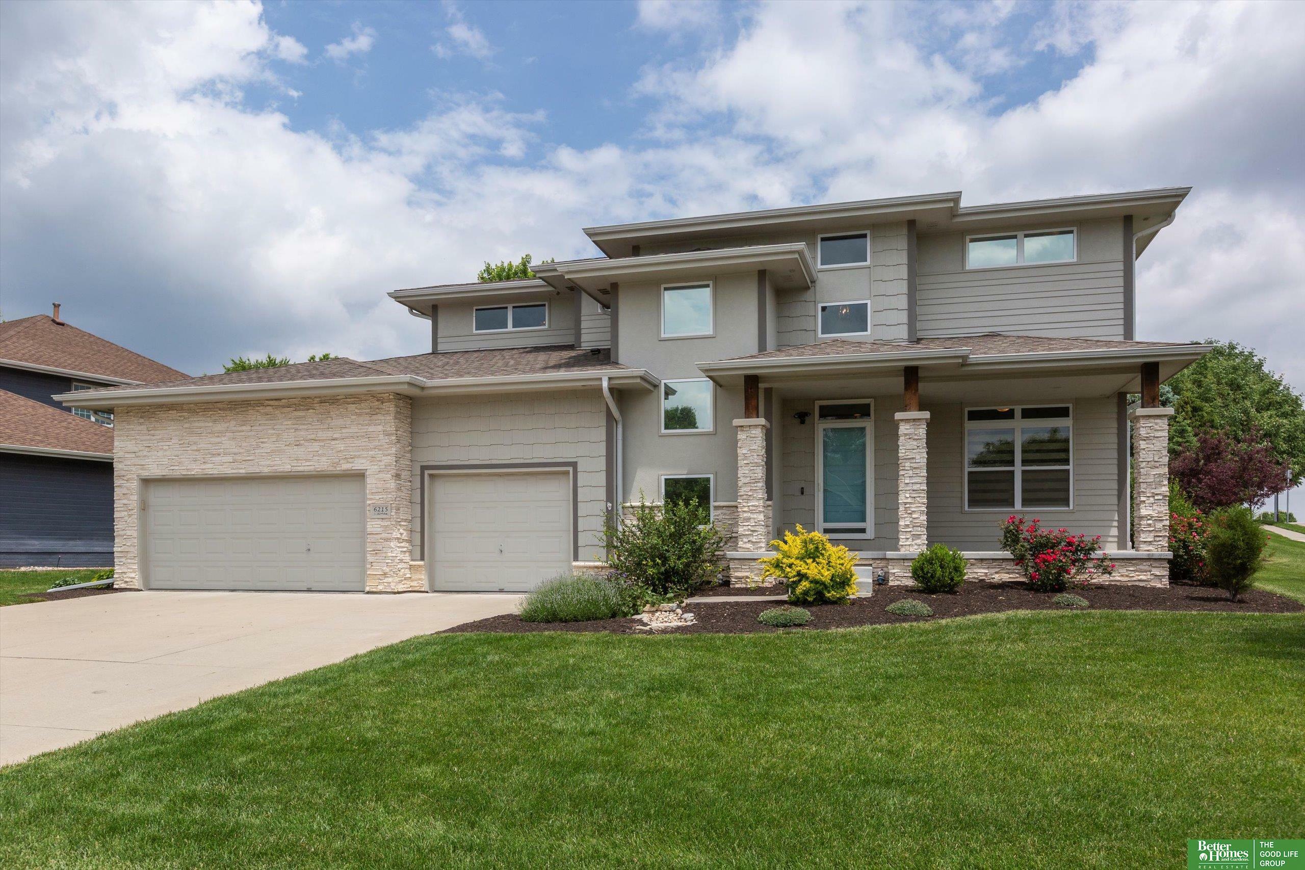 Property Photo: 6215 S 182 Avenue NE 68135