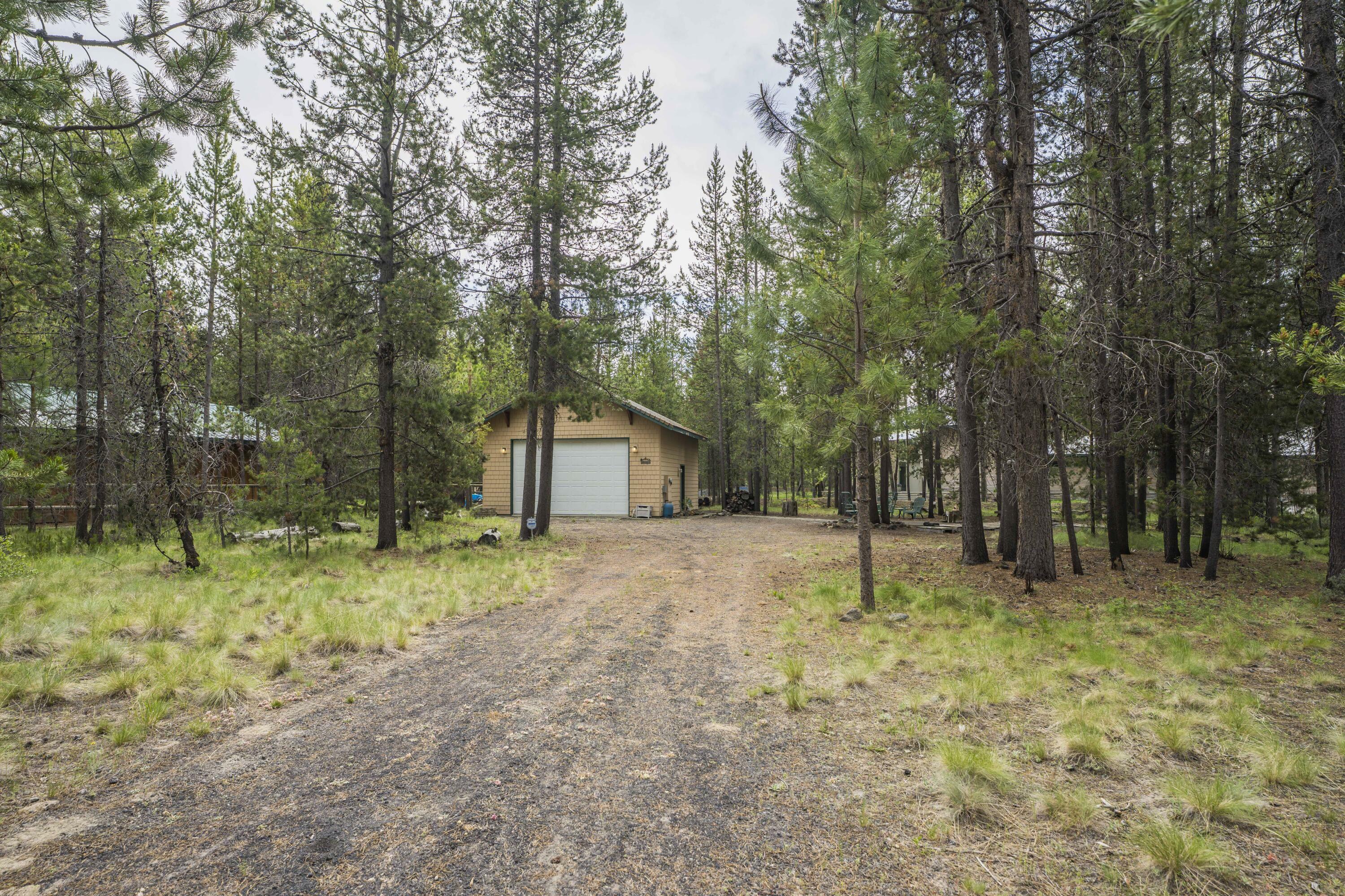 Property Photo: 55827 Wood Duck Drive OR 97707