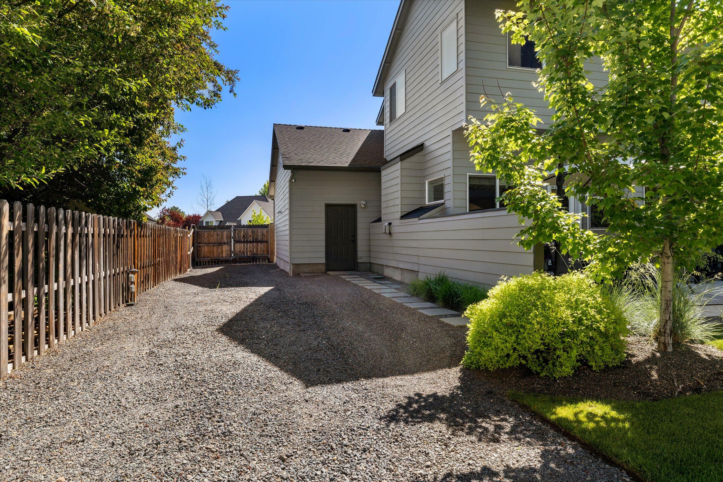 Property Photo: 351 SE Soft Tail Loop OR 97702