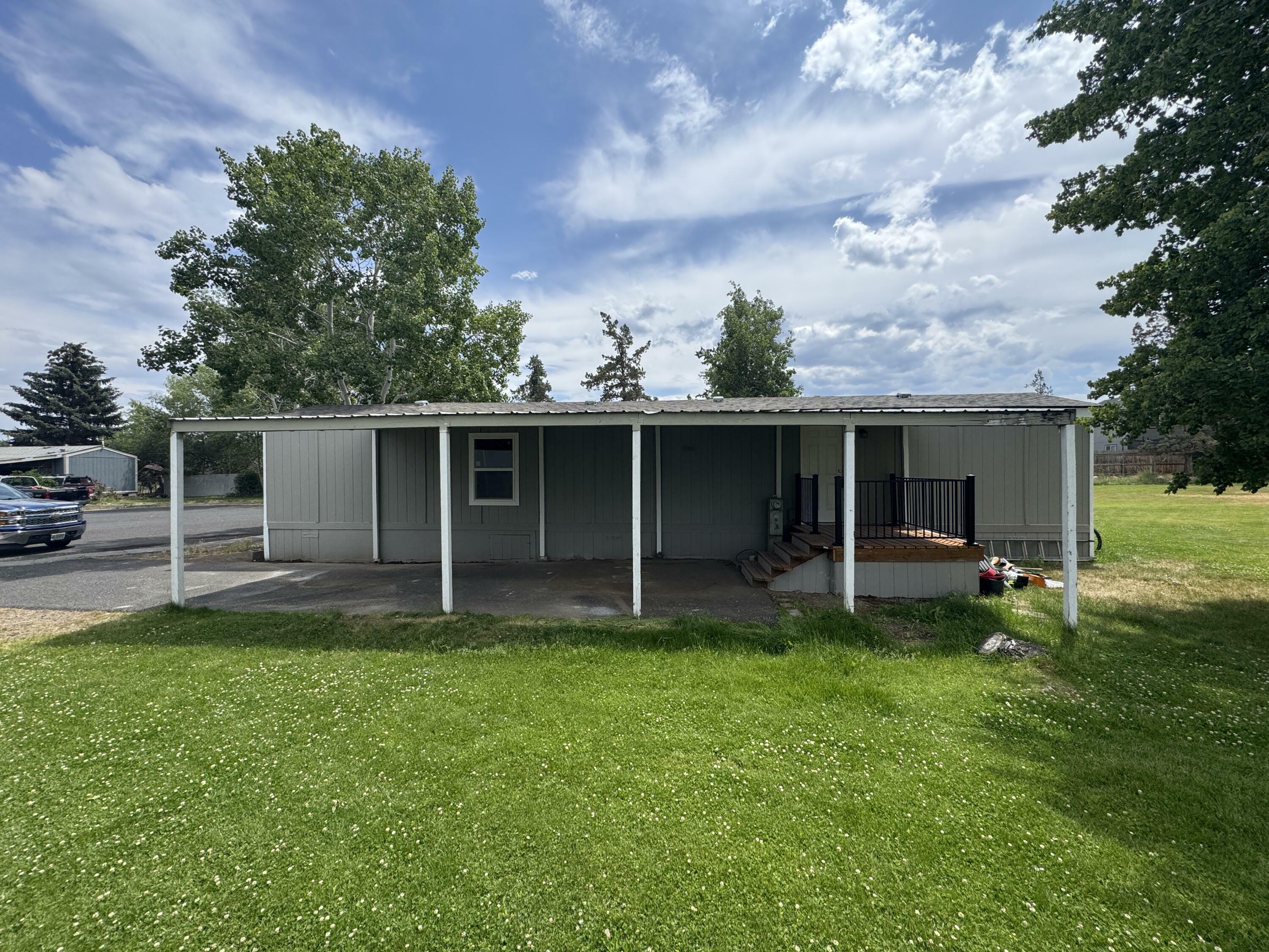 Property Photo:  526 NW 17th Street  OR 97756 