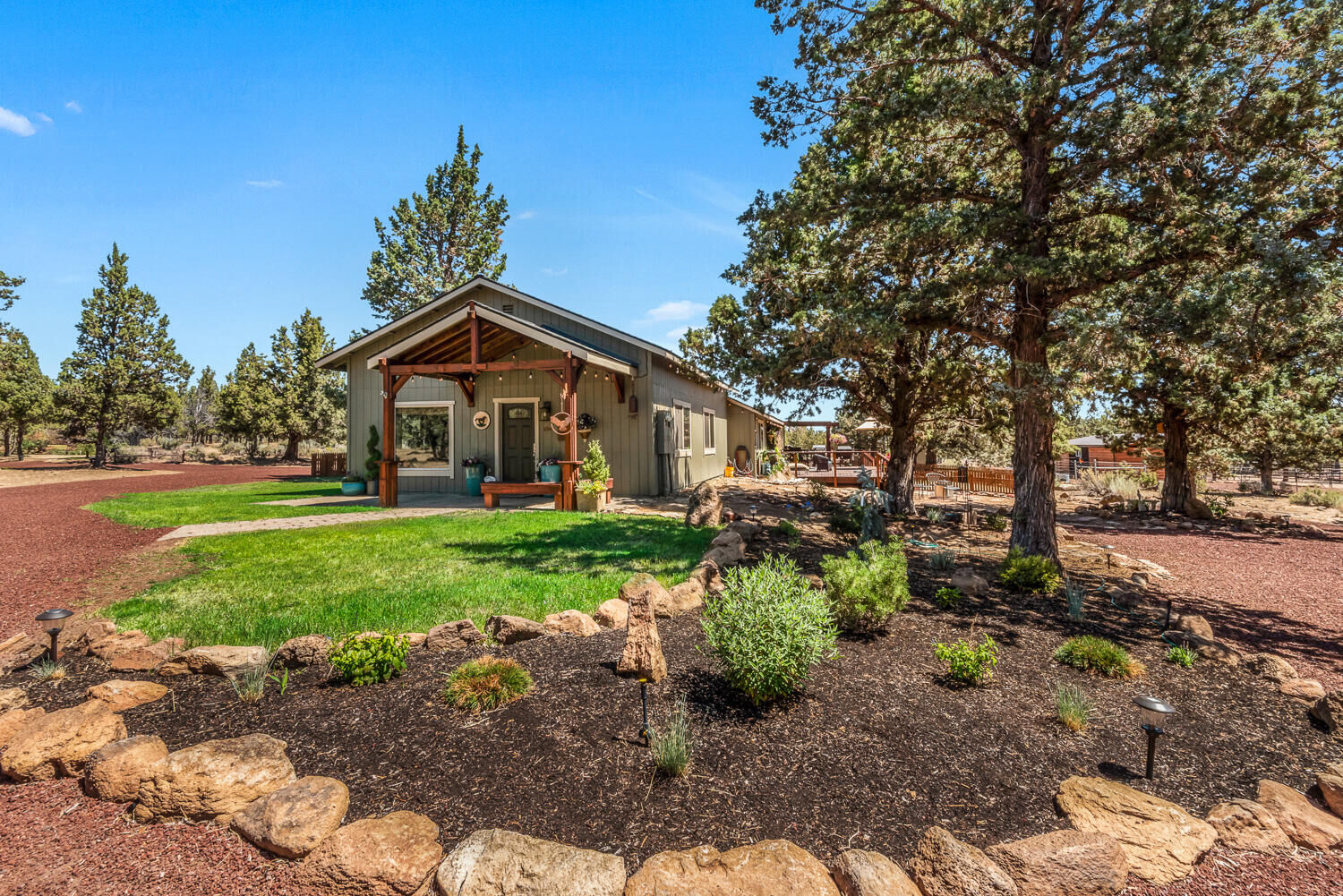 Property Photo: 18380 Goldcoach Road OR 97759
