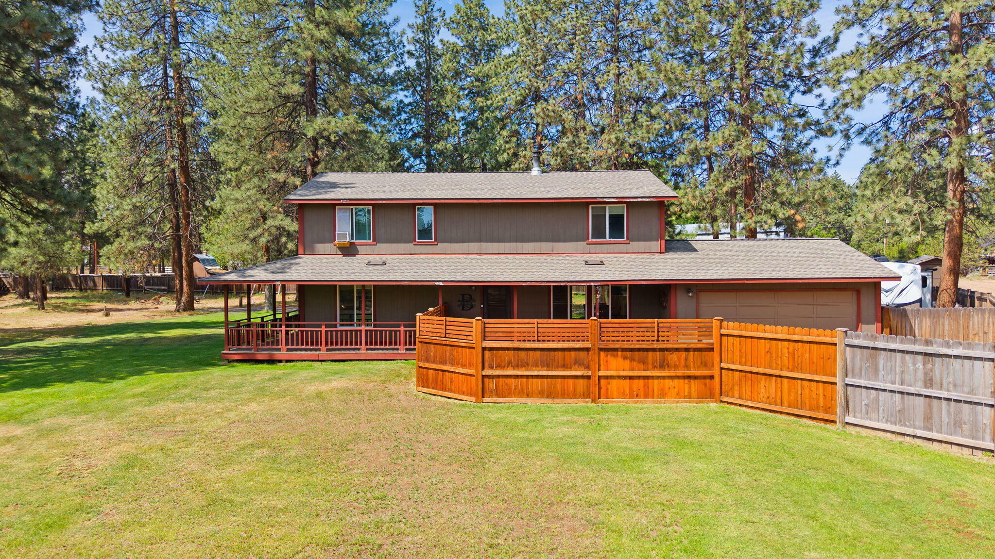 Property Photo: 60488 Umatilla Circle OR 97702