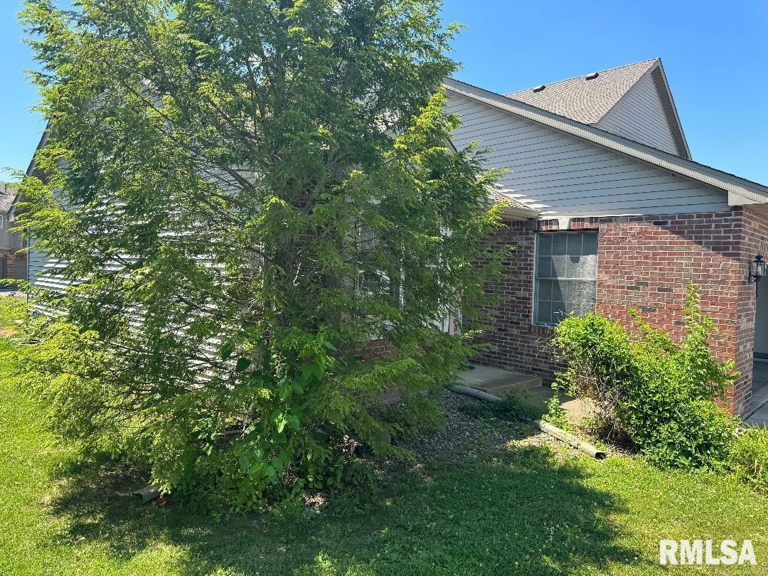 Property Photo: 4618 N Weaverridge Boulevard IL 61615