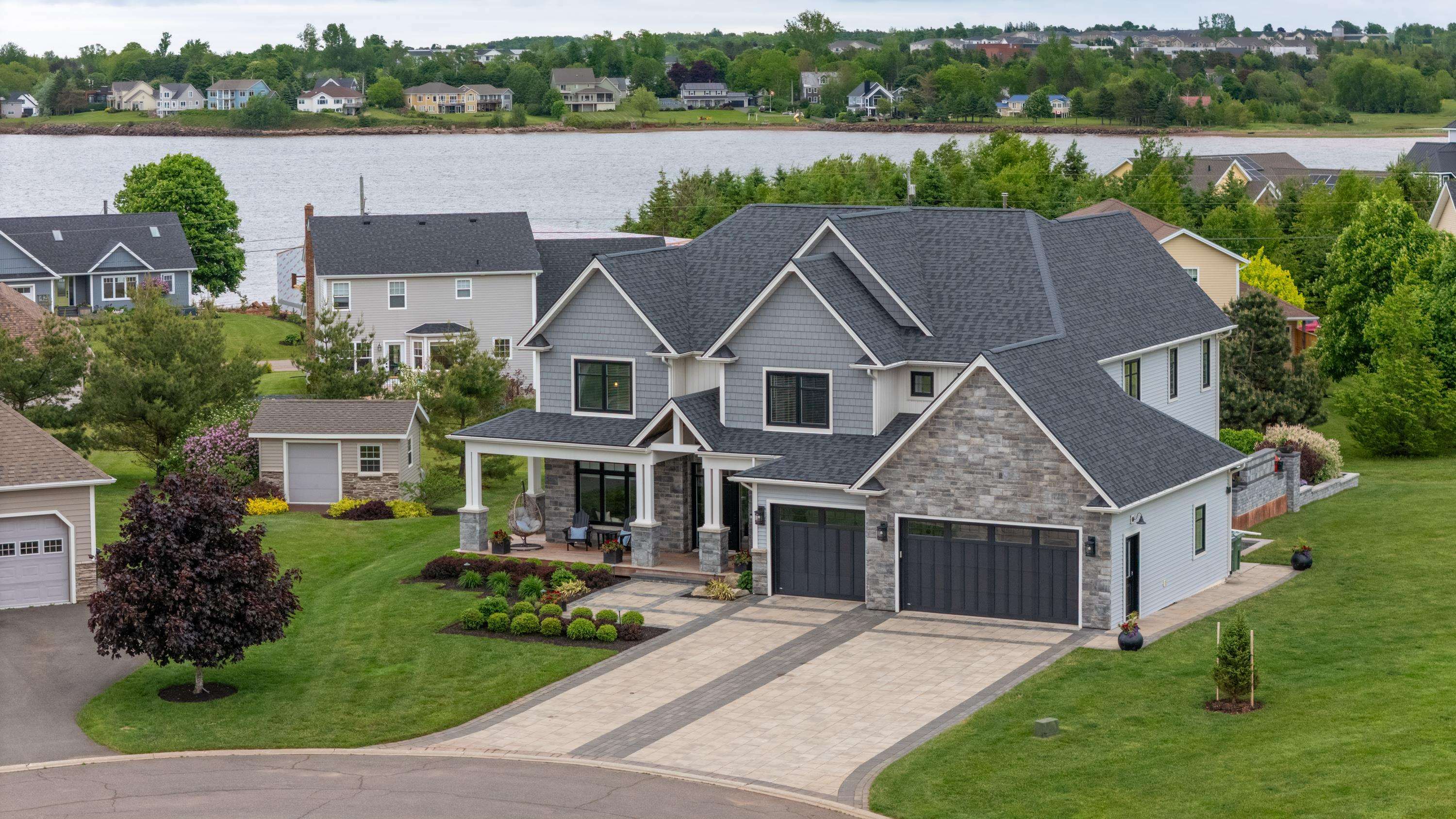 Property Photo:  11 Avalon Court  PE C1B 2X7 