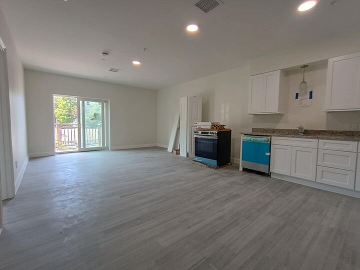 Property Photo:  10 Franklin Ave 404  MA 02151 