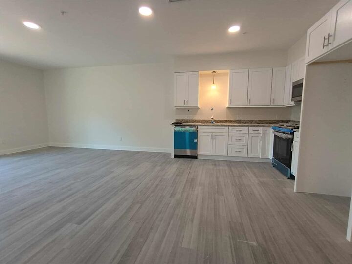 Property Photo: 10 Franklin Ave 404 MA 02151