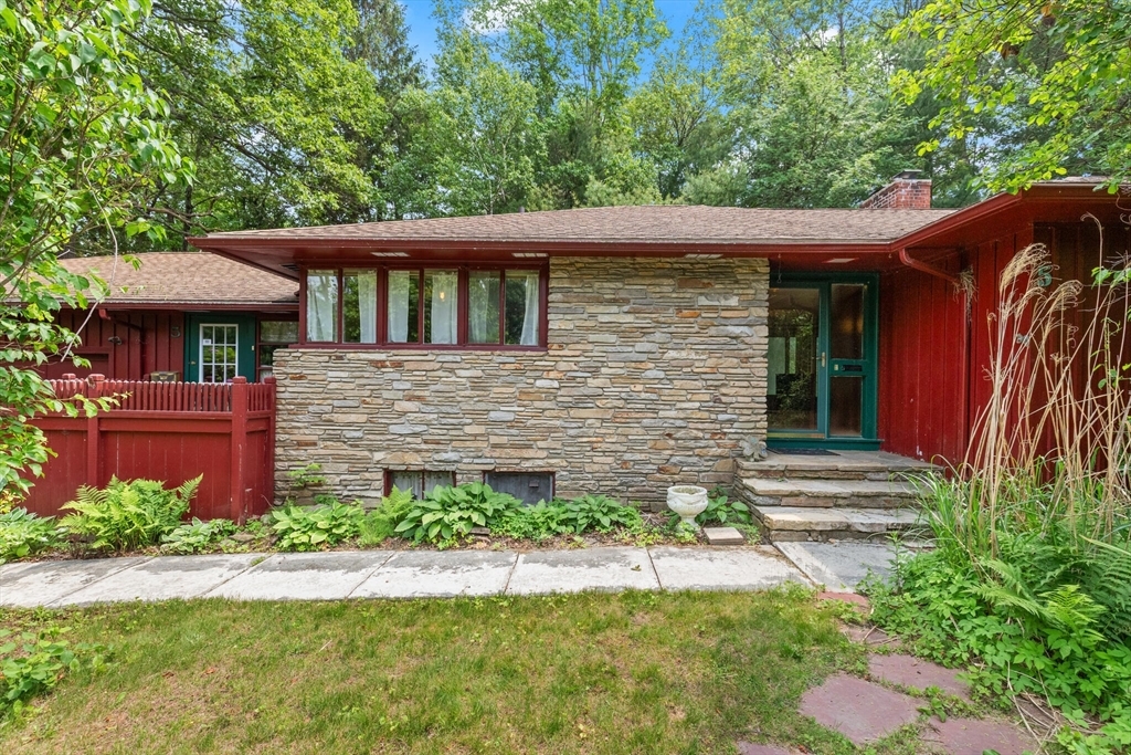 Property Photo: 5 Woodland Dr MA 01612